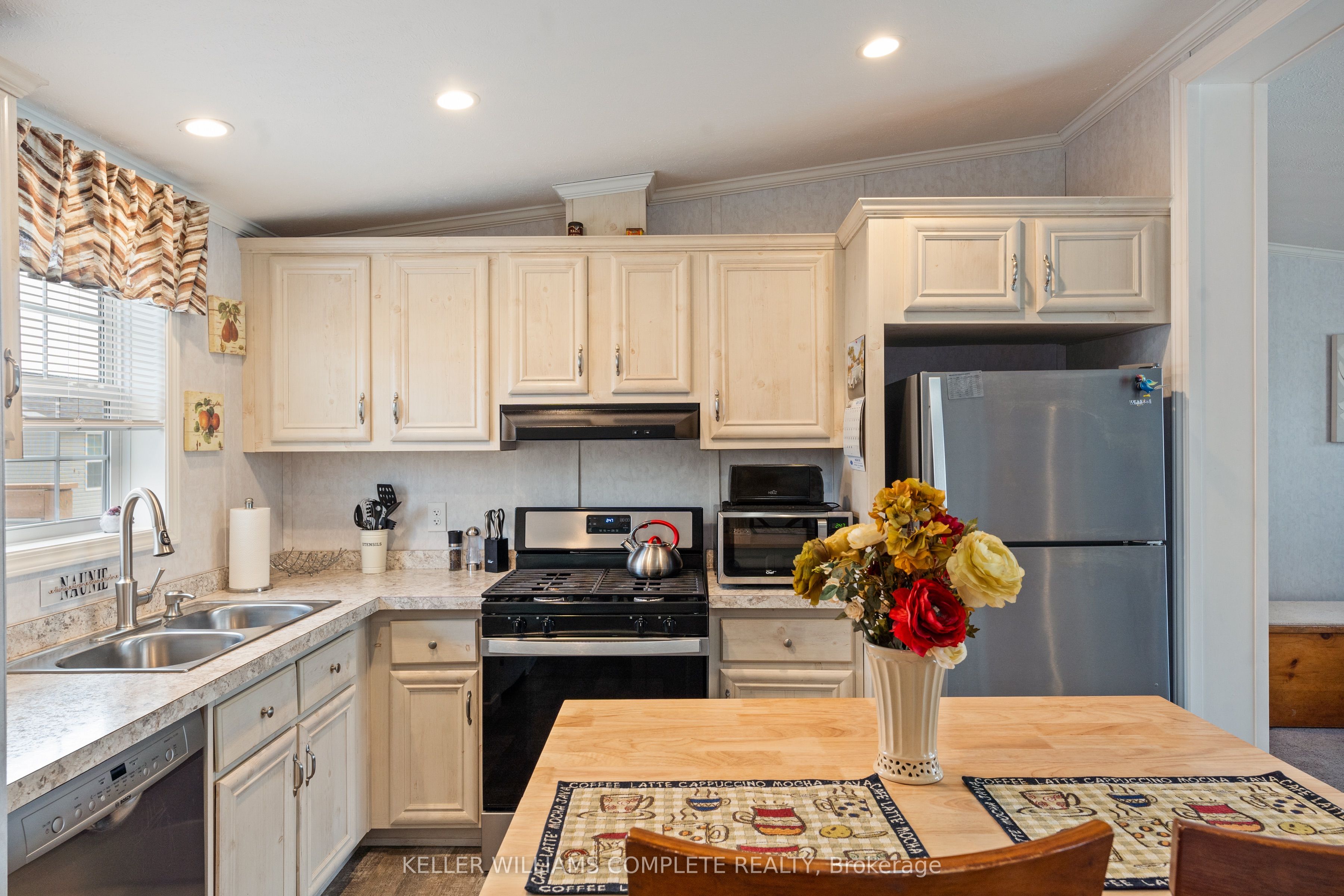 22 Copper Beech Drive Property Photo 9