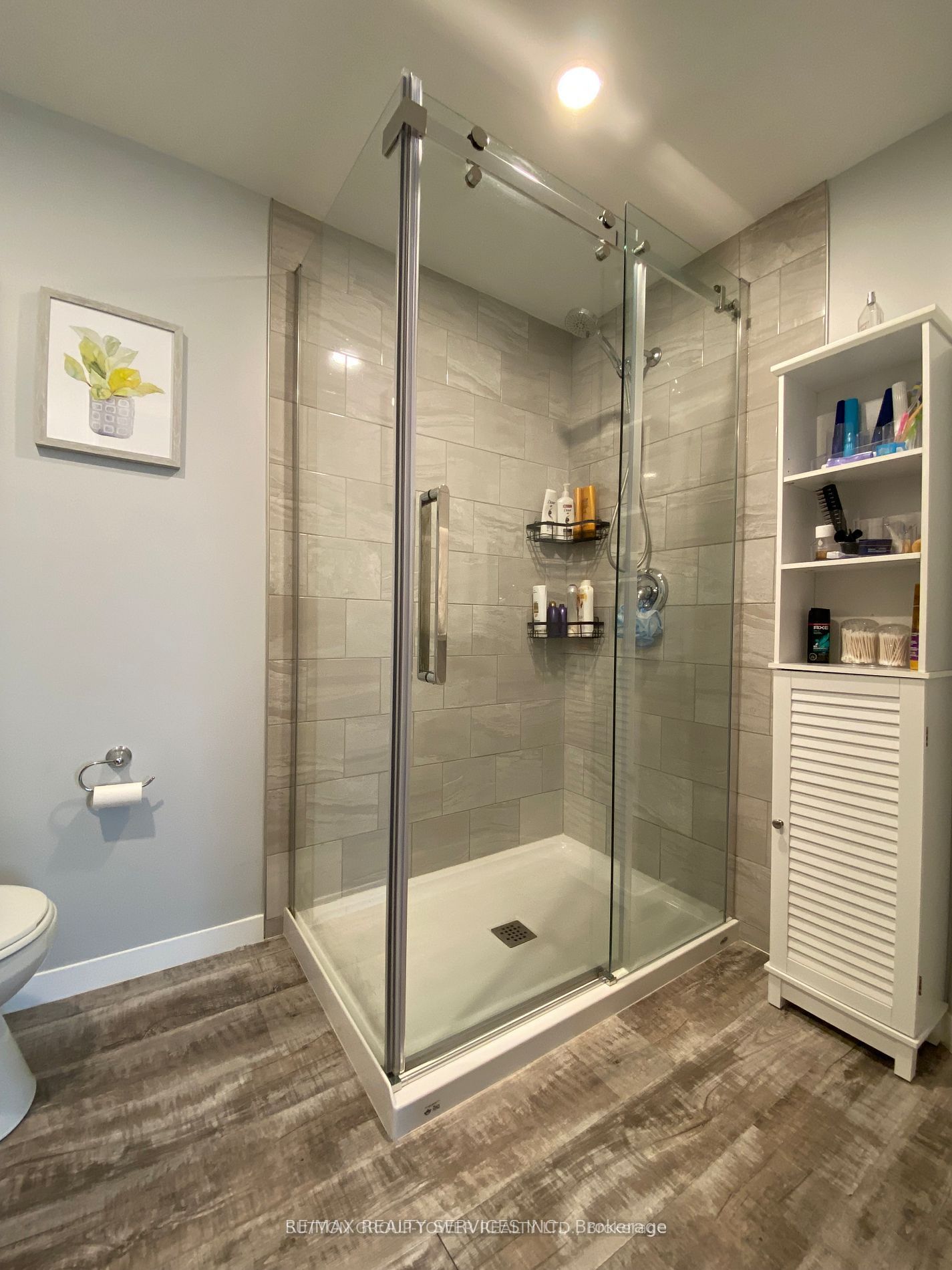 4870 Mapleview Crescent Property Photo 4