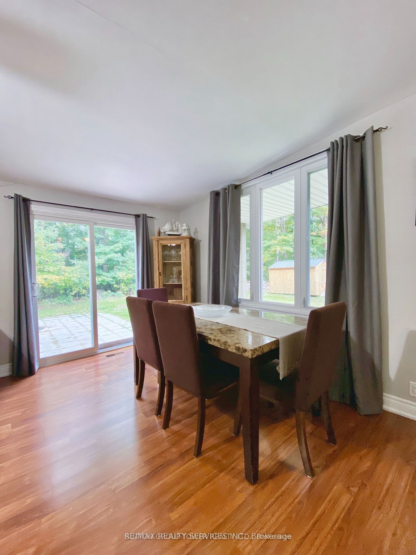 4870 Mapleview Crescent Property Photo 13