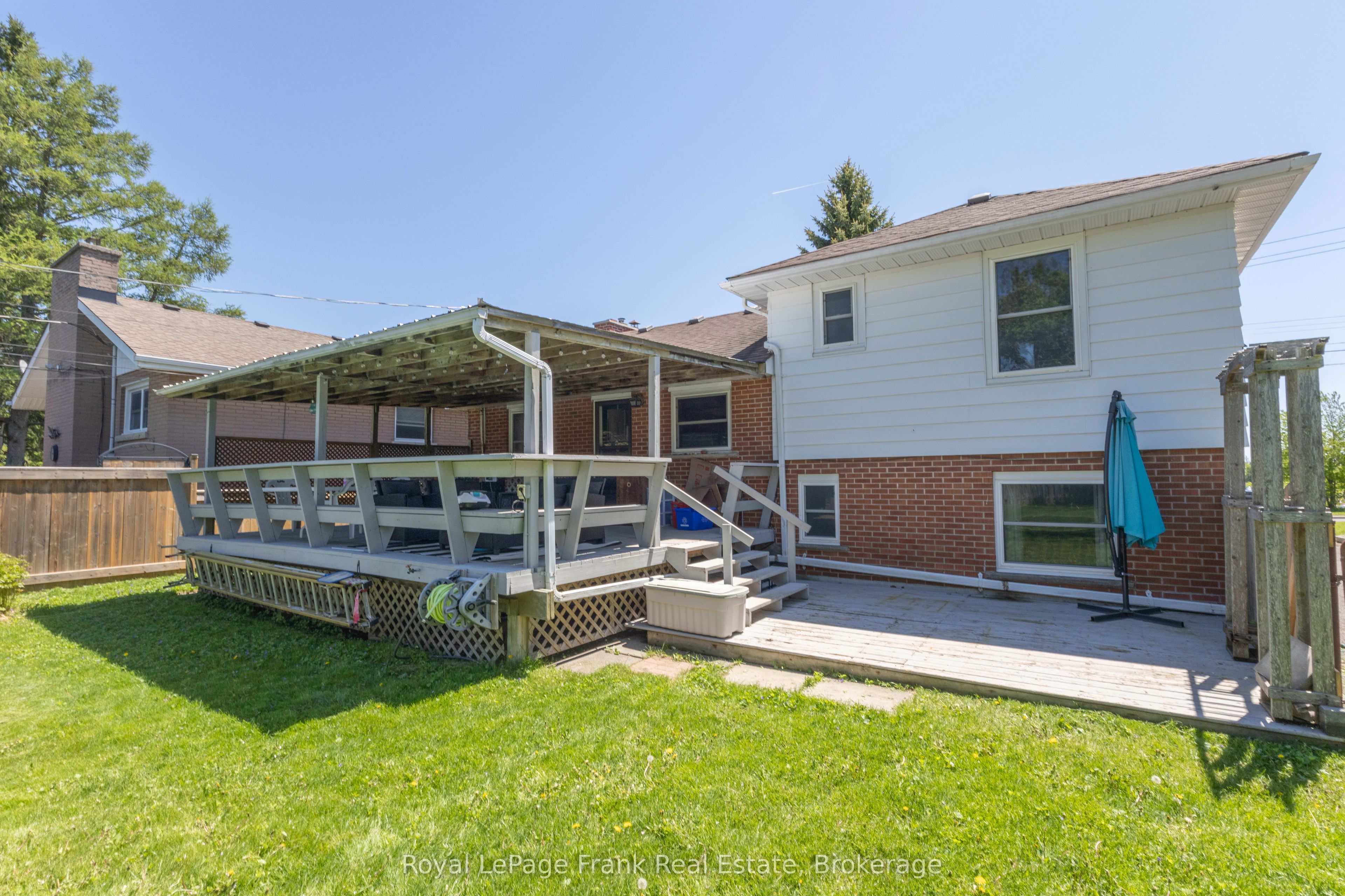 872 Weller Street Property Photo 6