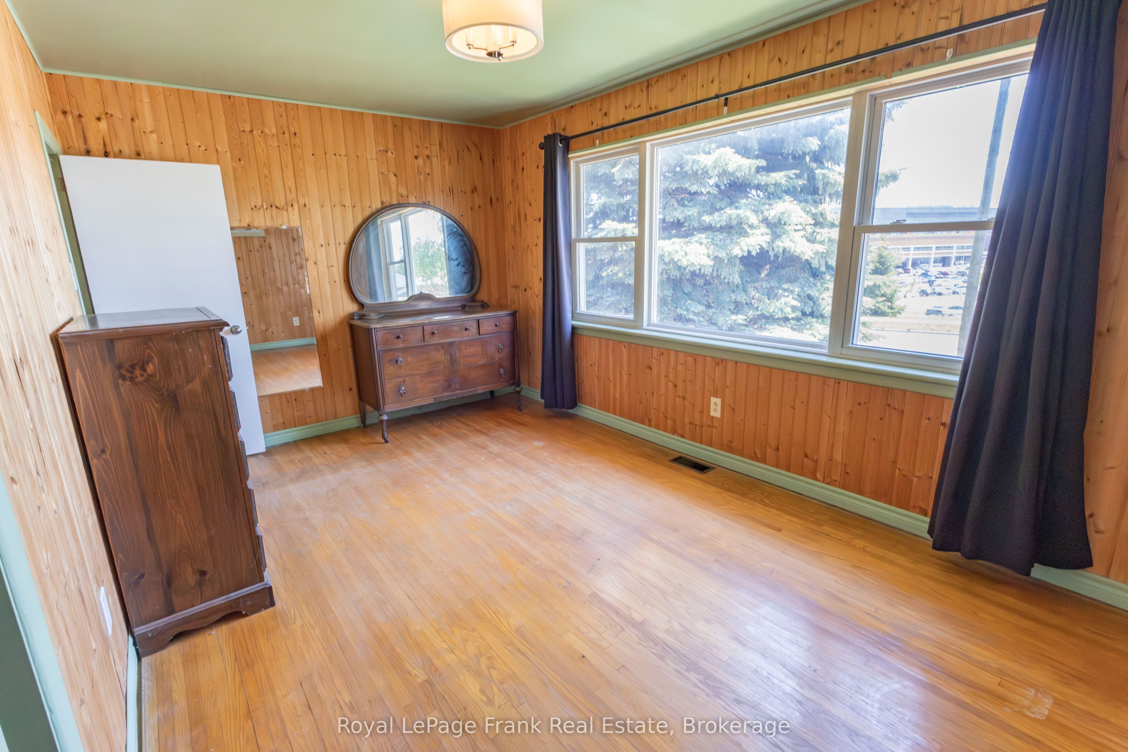 872 Weller Street Property Photo 16