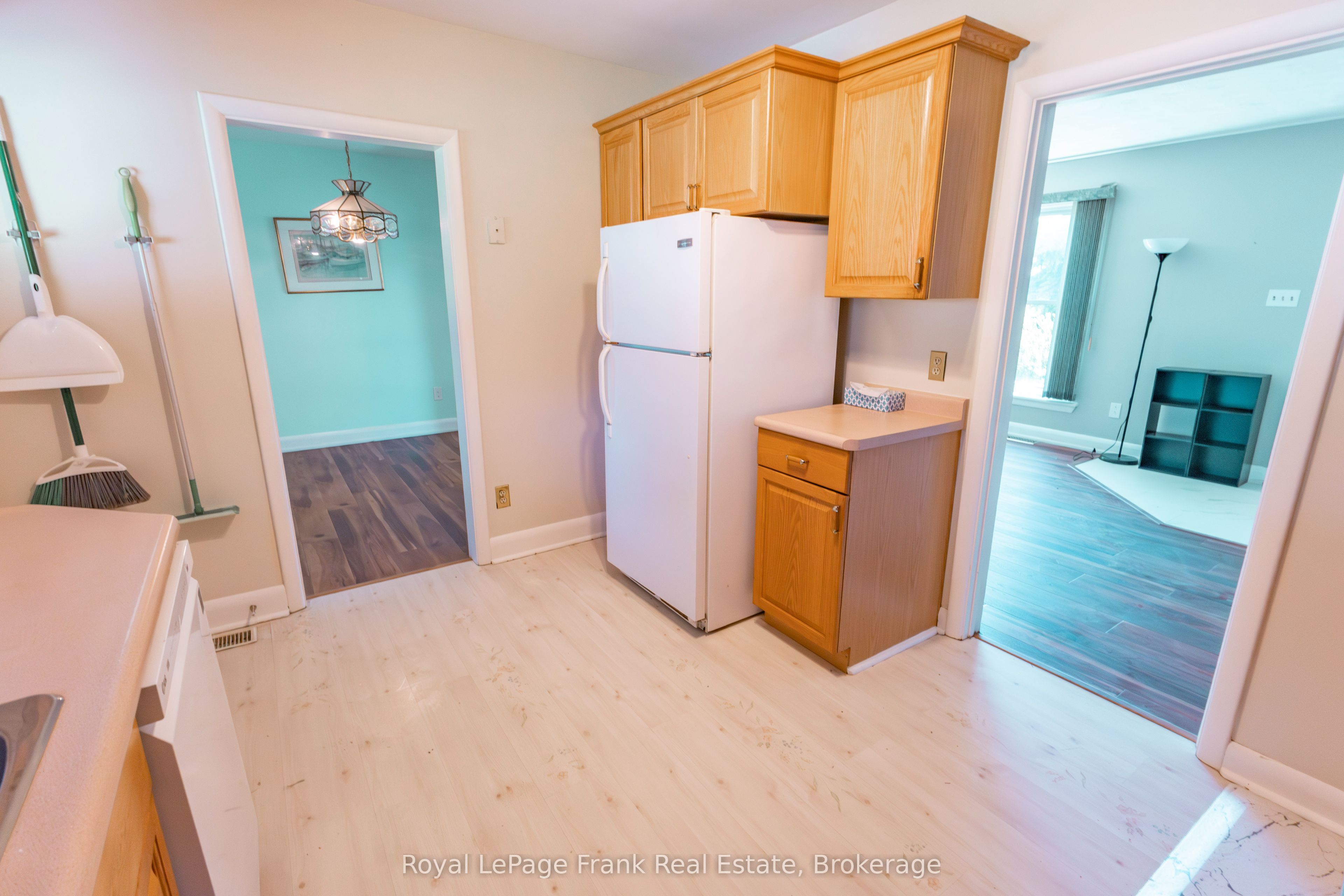 872 Weller Street Property Photo 23