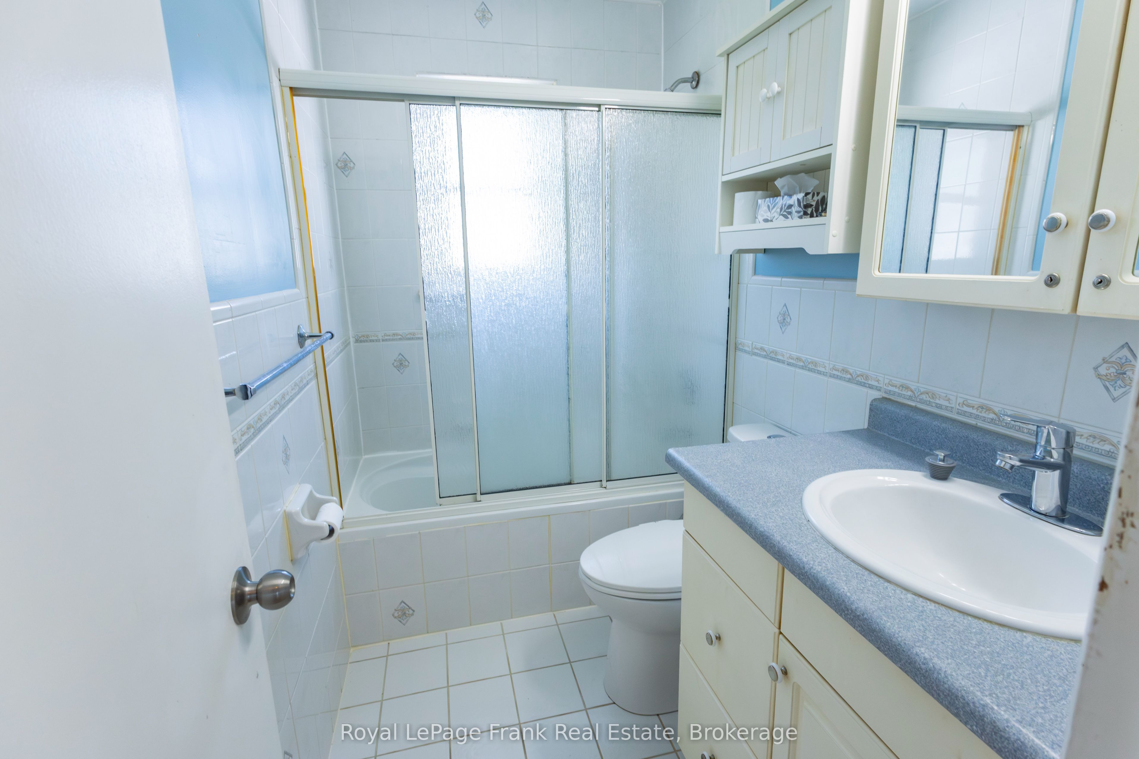 872 Weller Street Property Photo 35