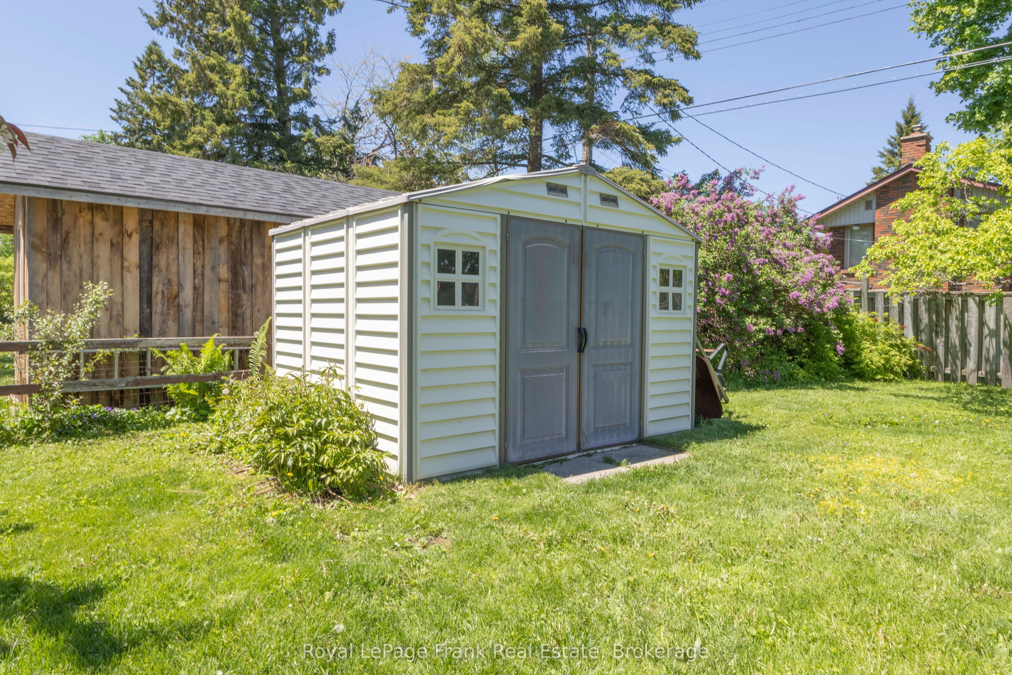 872 Weller Street Property Photo 37