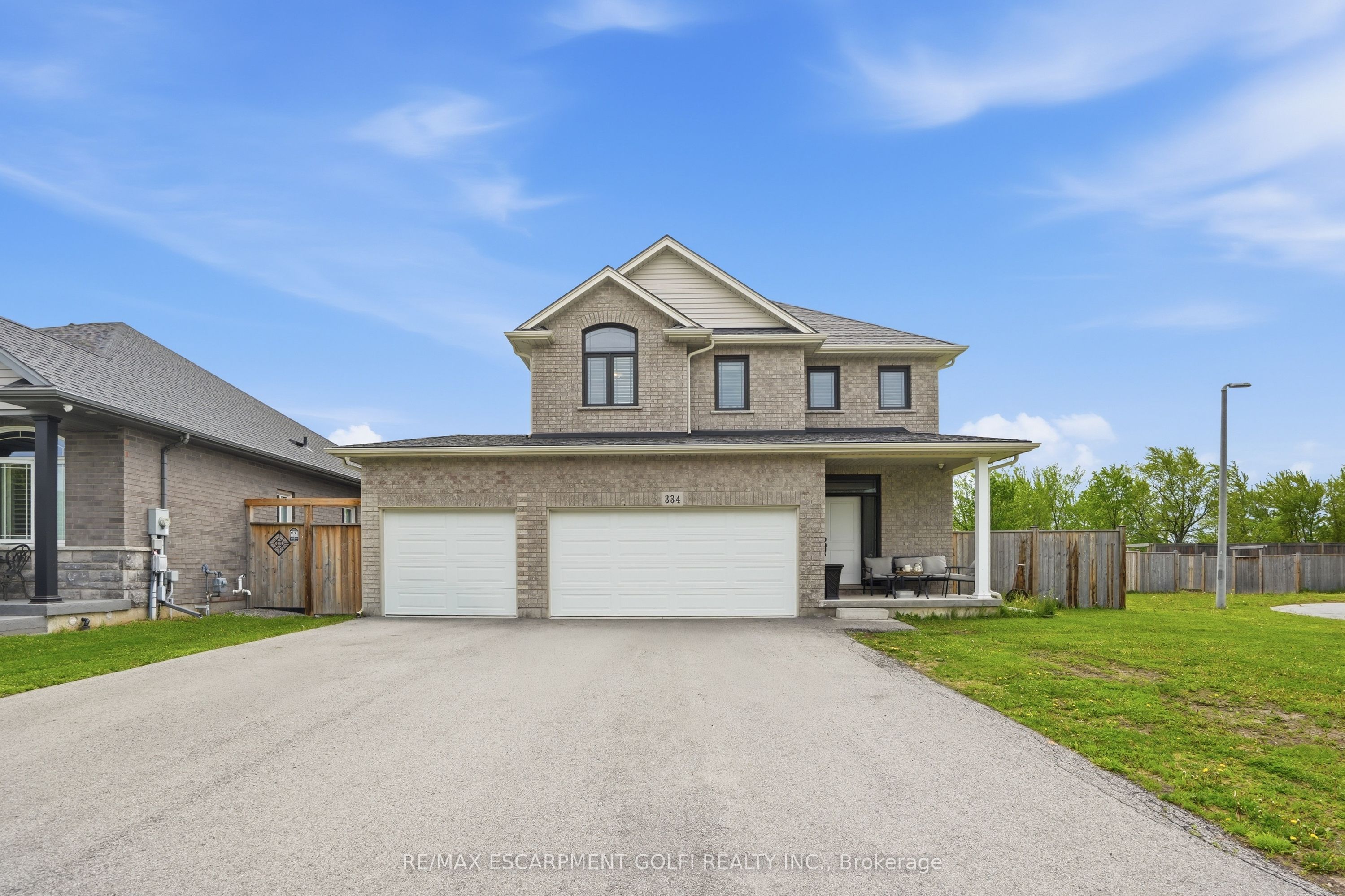 334 Viger Drive W Property Photo 2