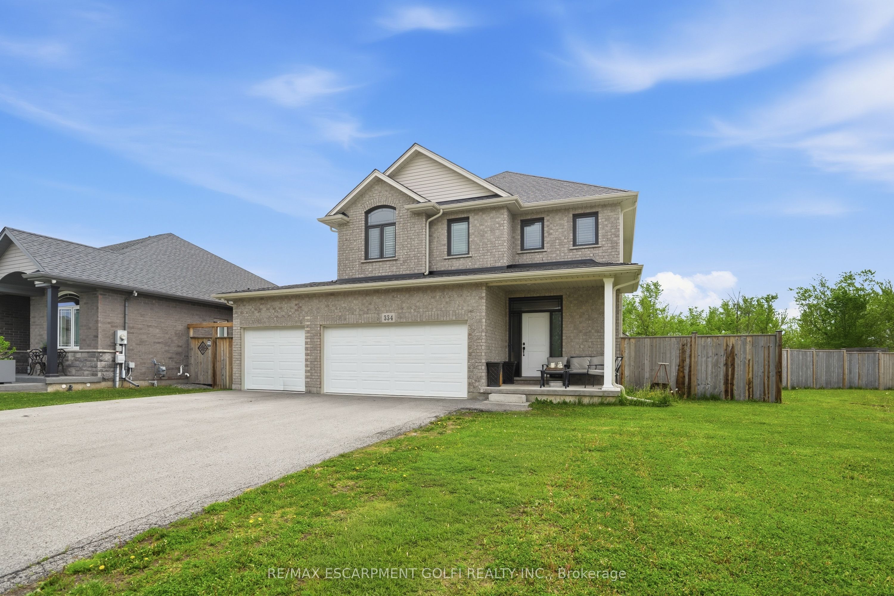 334 Viger Drive W Property Photo 3