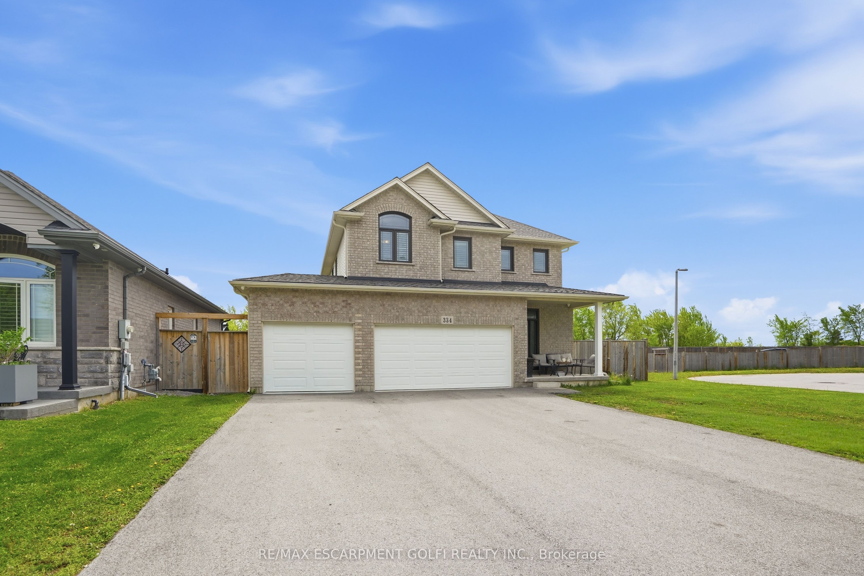 334 Viger Drive W Property Photo 4