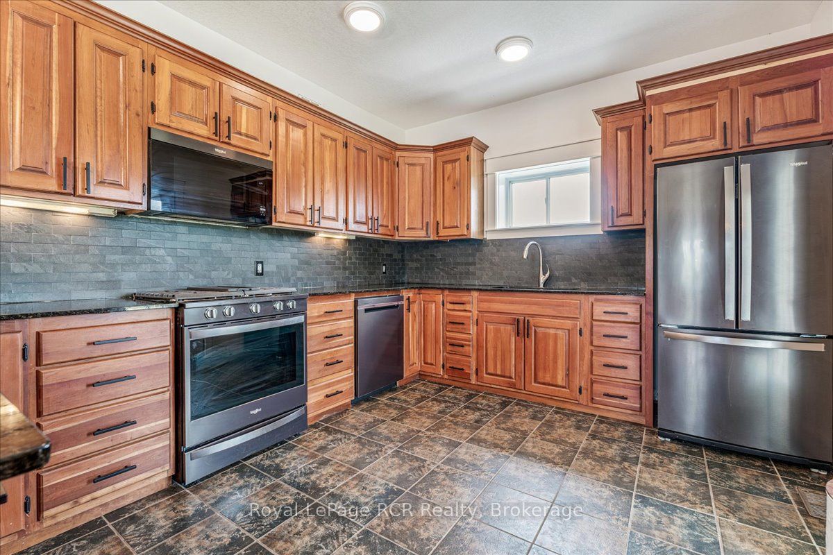 350281 Concession A Property Photo 22