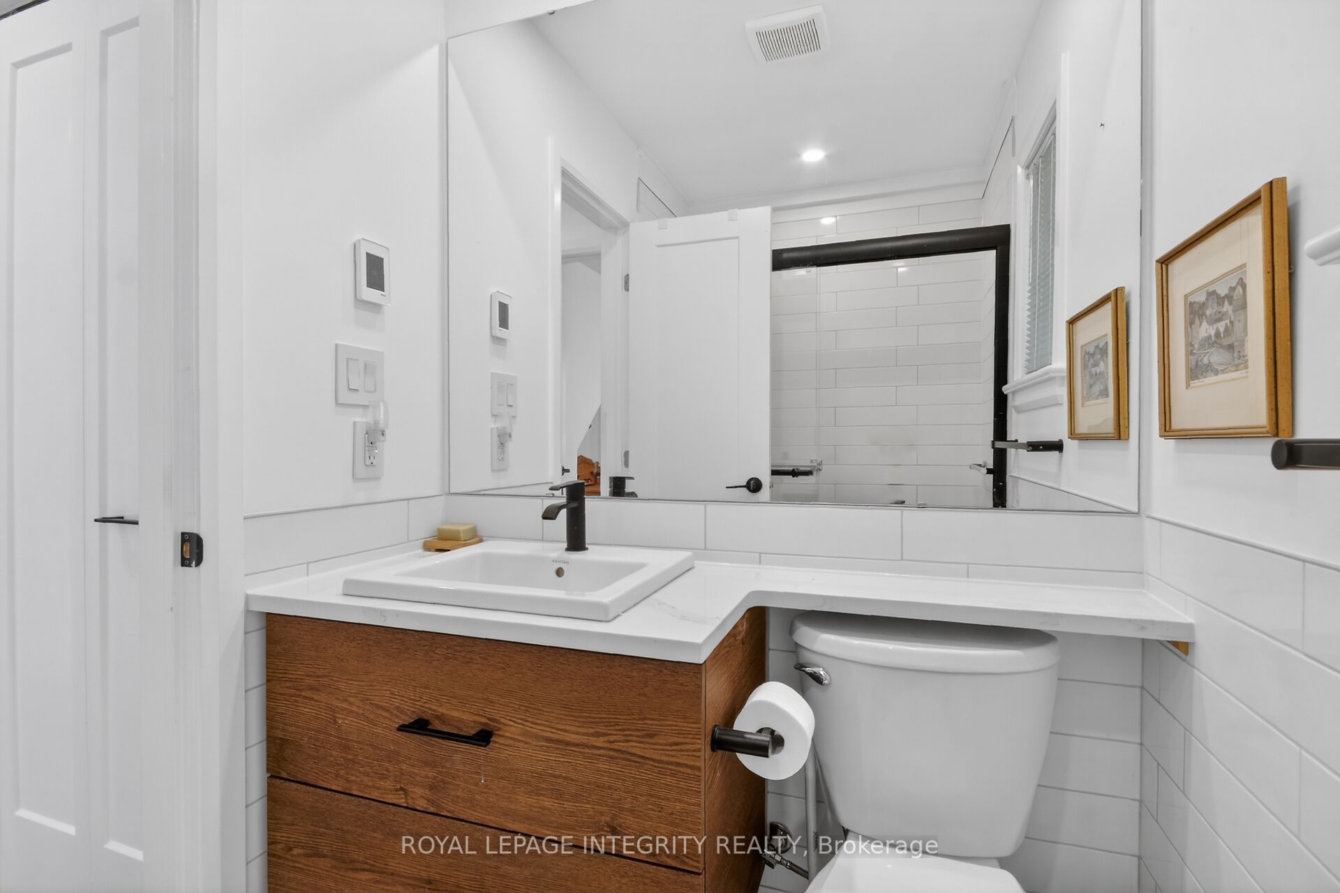 336 Broadway Street W Property Photo 25