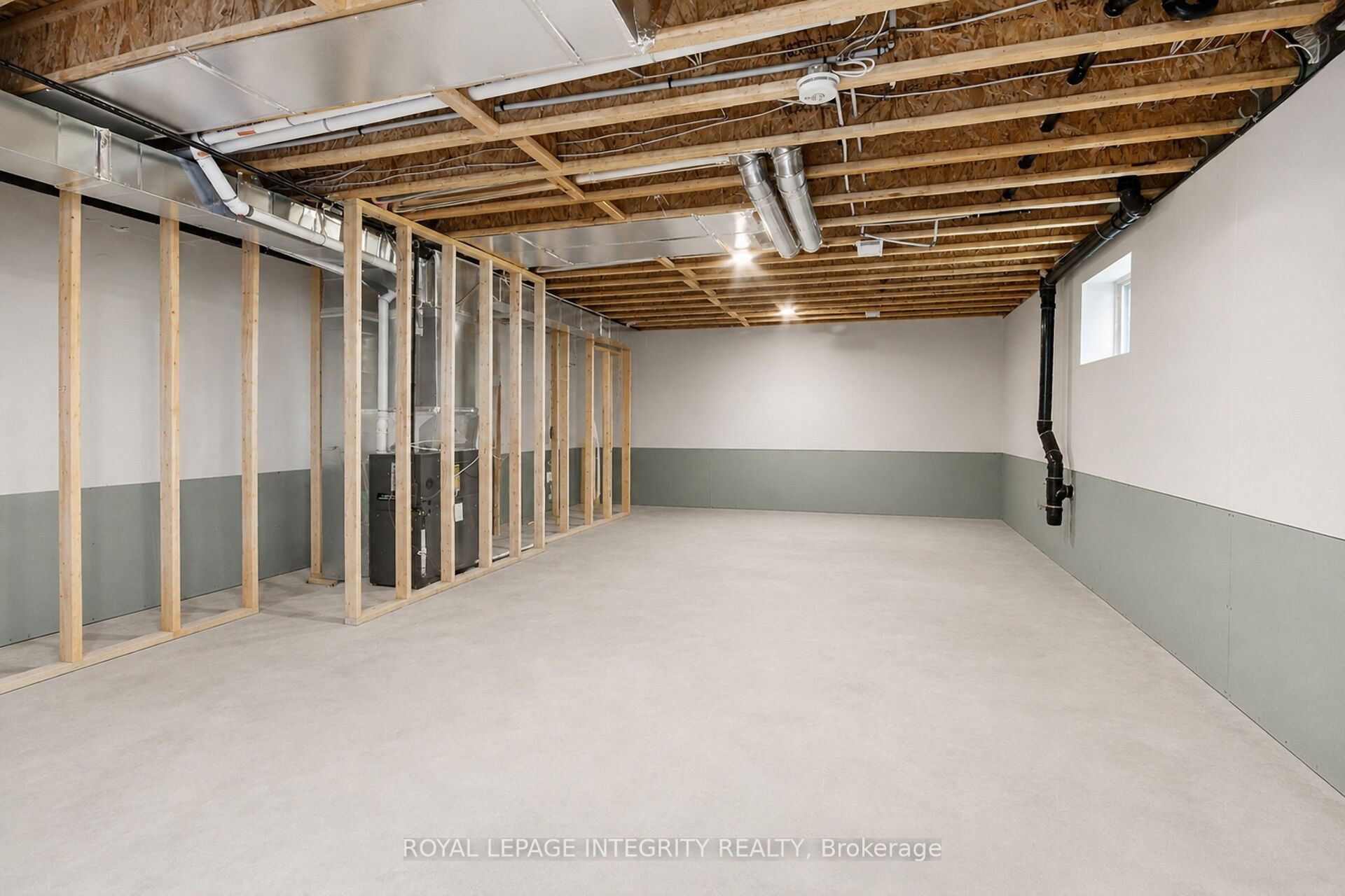 336 Broadway Street W Property Photo 33