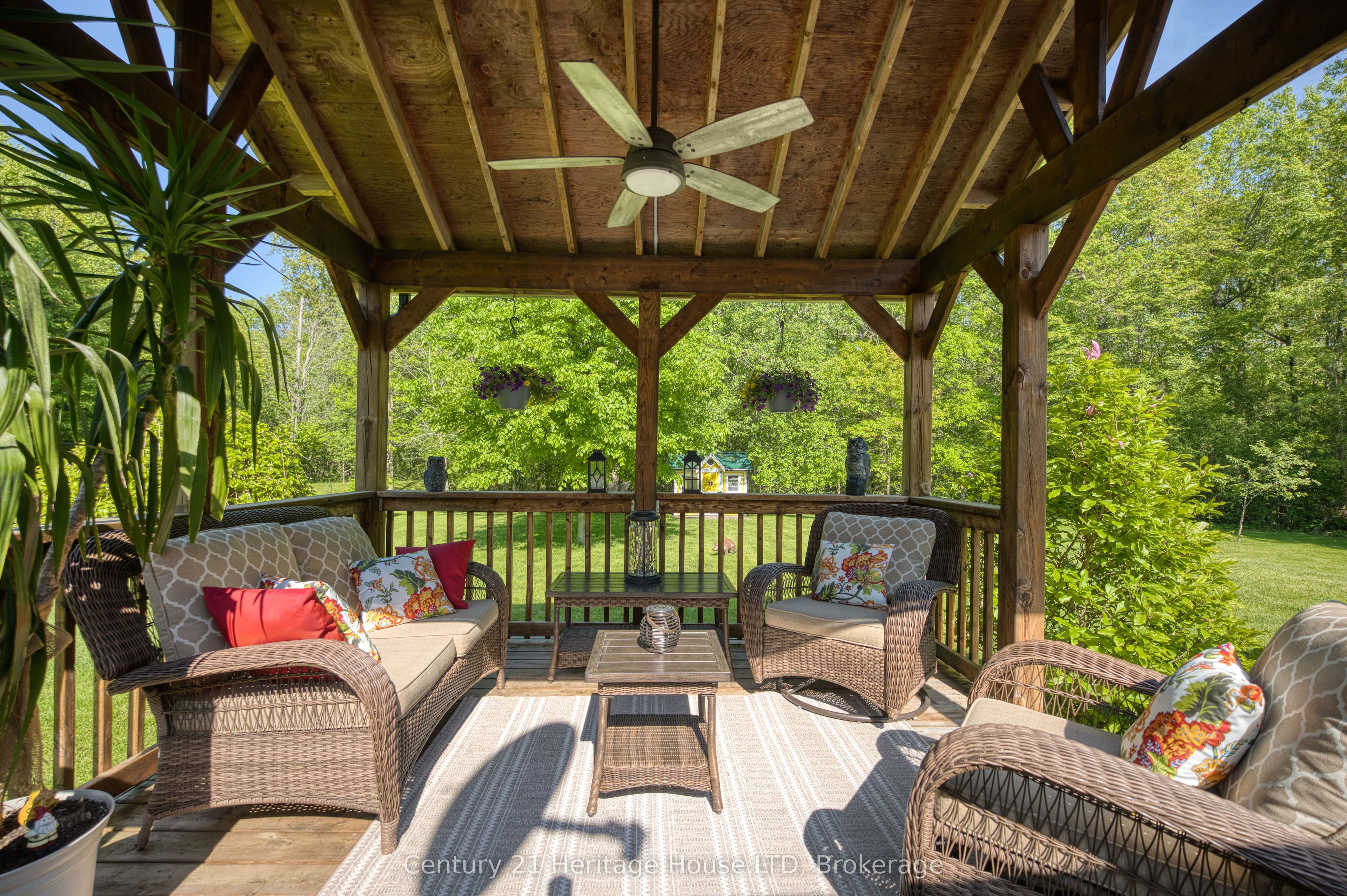 2468 Sunset Drive Property Photo 4
