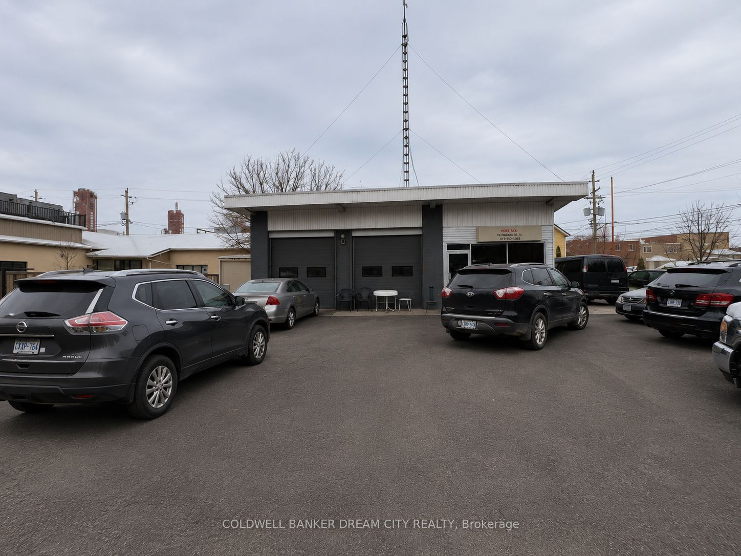 165 King Street W Property Photo 1