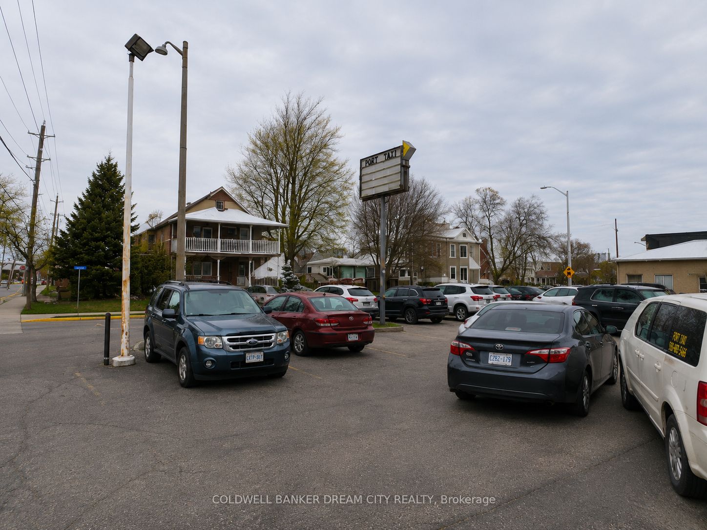 165 King Street W Property Photo 2