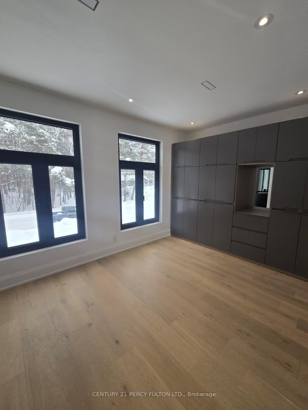 5 Robert Street Property Photo 23
