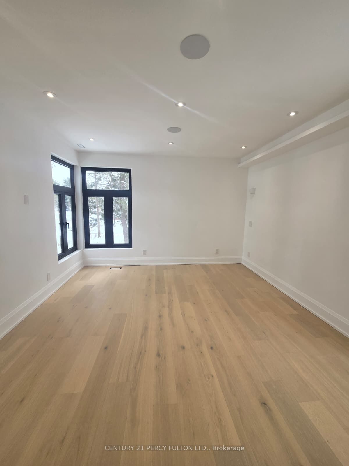 5 Robert Street Property Photo 27
