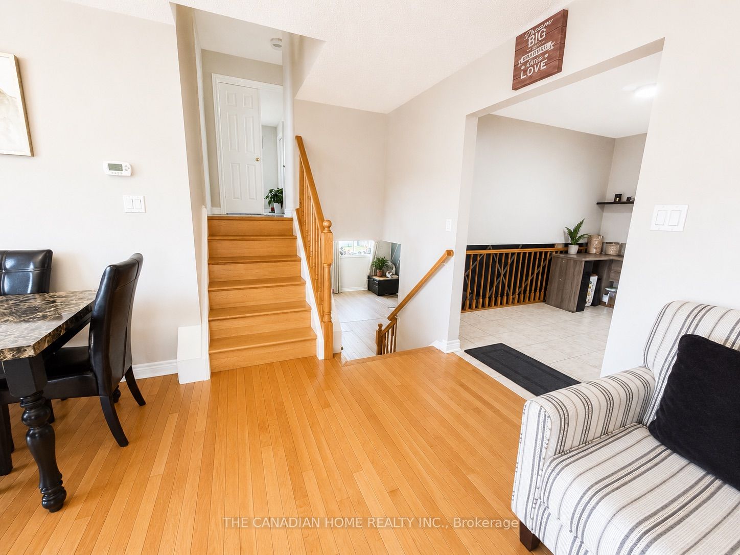 2842 Meadowgate Boulevard Property Photo 4