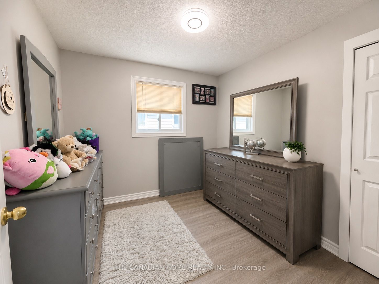 2842 Meadowgate Boulevard Property Photo 7