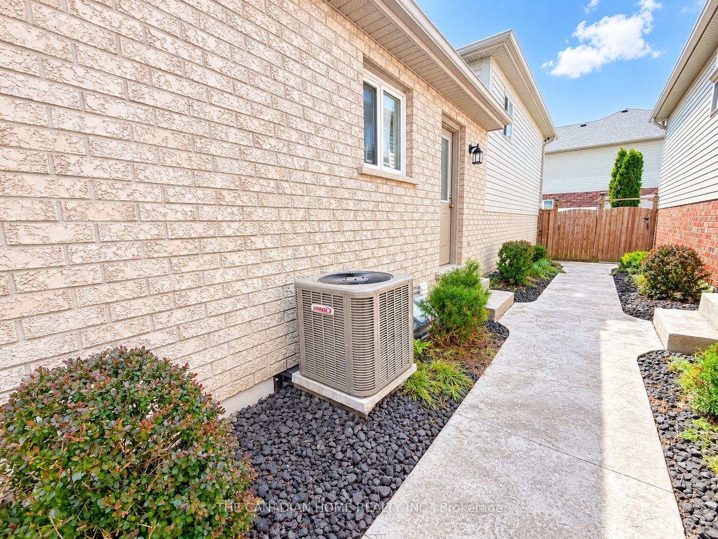 2842 Meadowgate Boulevard Property Photo 17