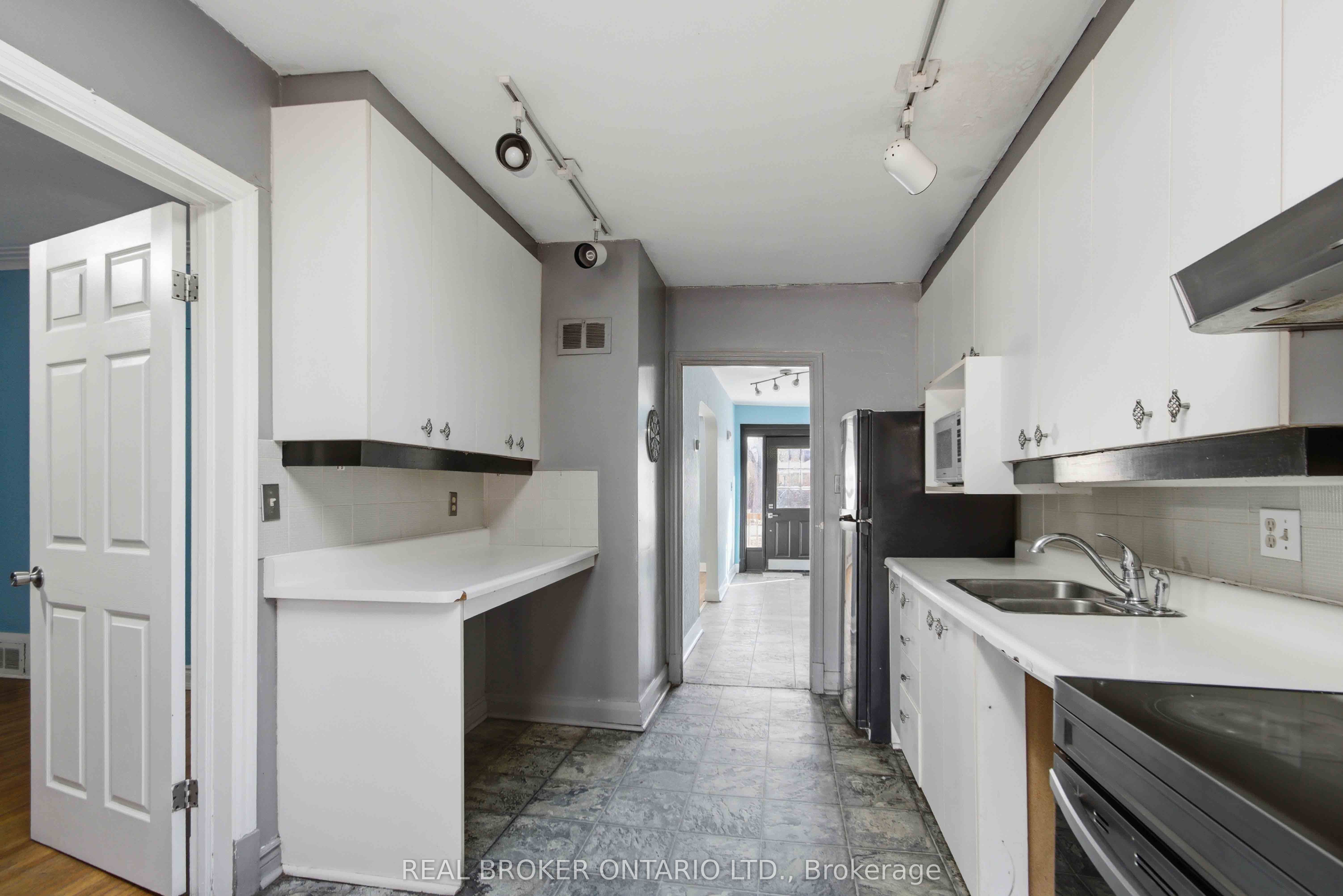 250 Macdonald Avenue Property Photo 11