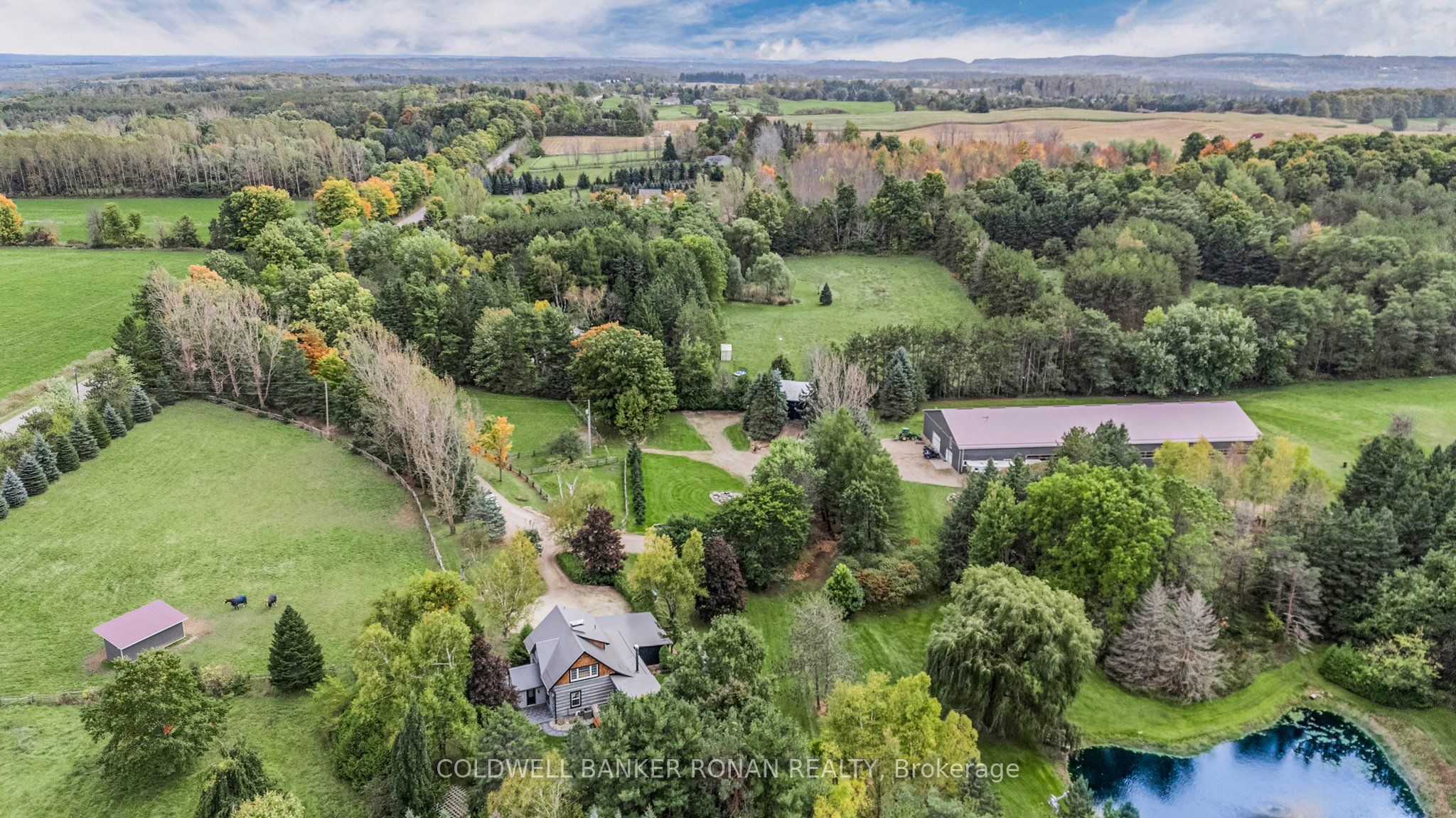 836138 4th Line E Property Photo 1