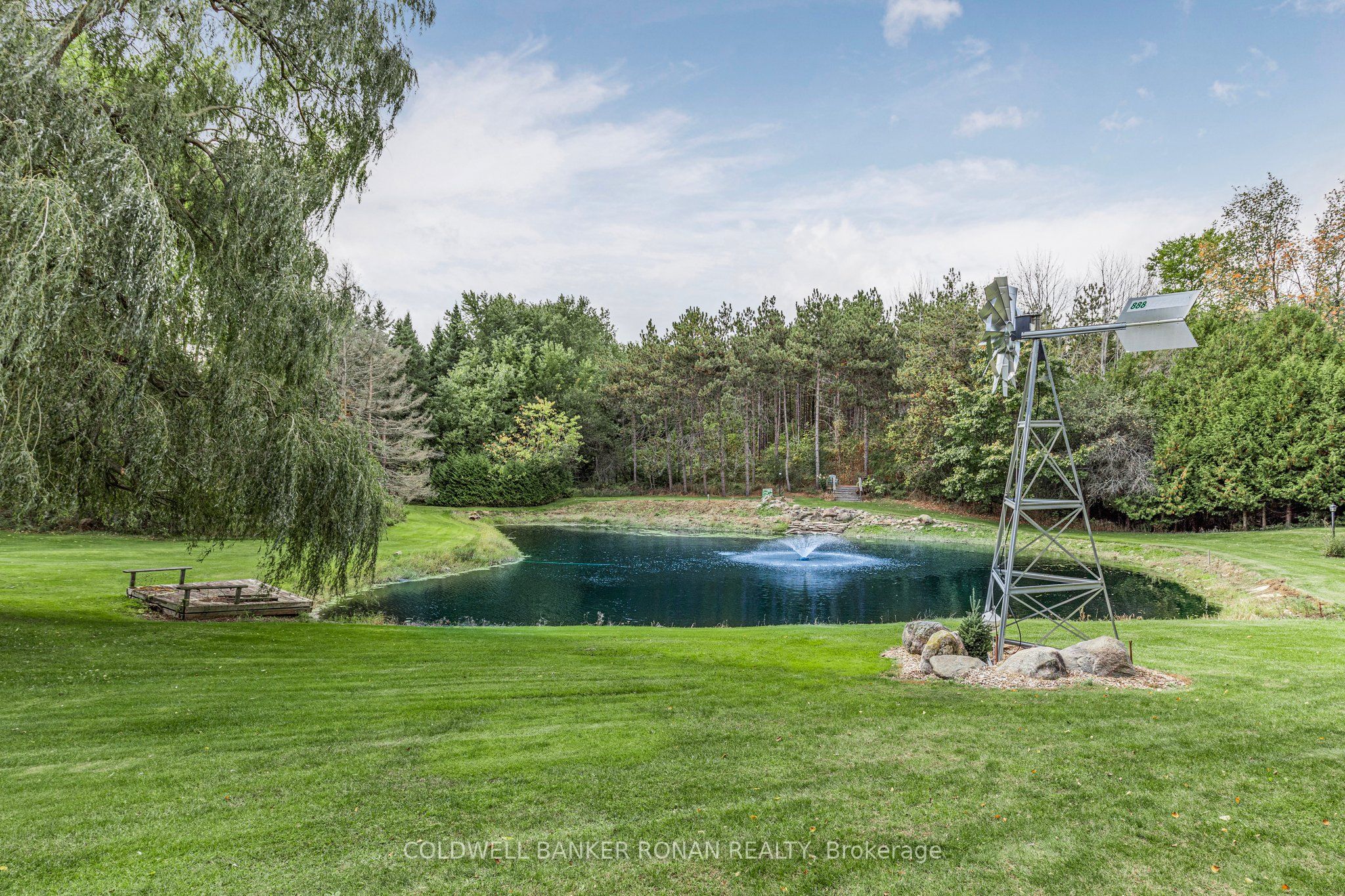 836138 4th Line E Property Photo 2