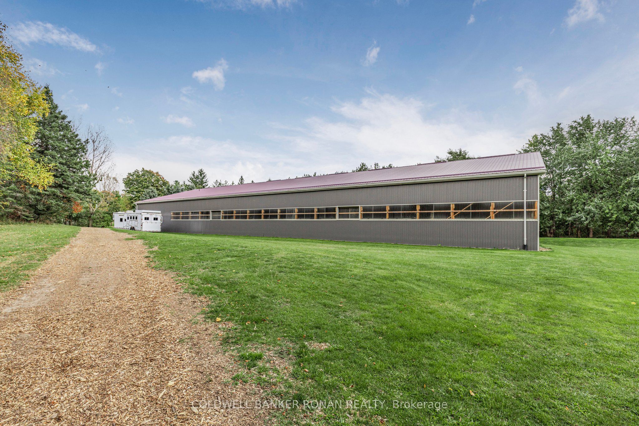 836138 4th Line E Property Photo 10