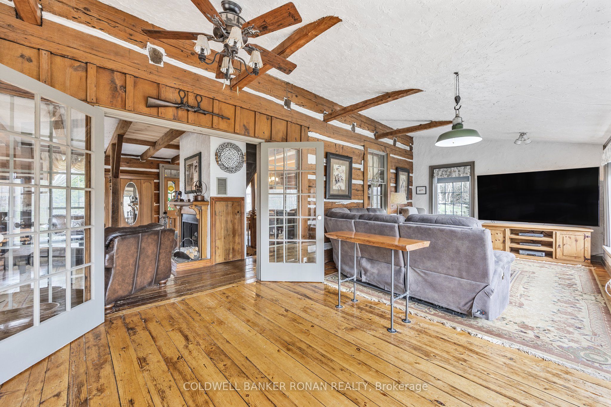 836138 4th Line E Property Photo 21