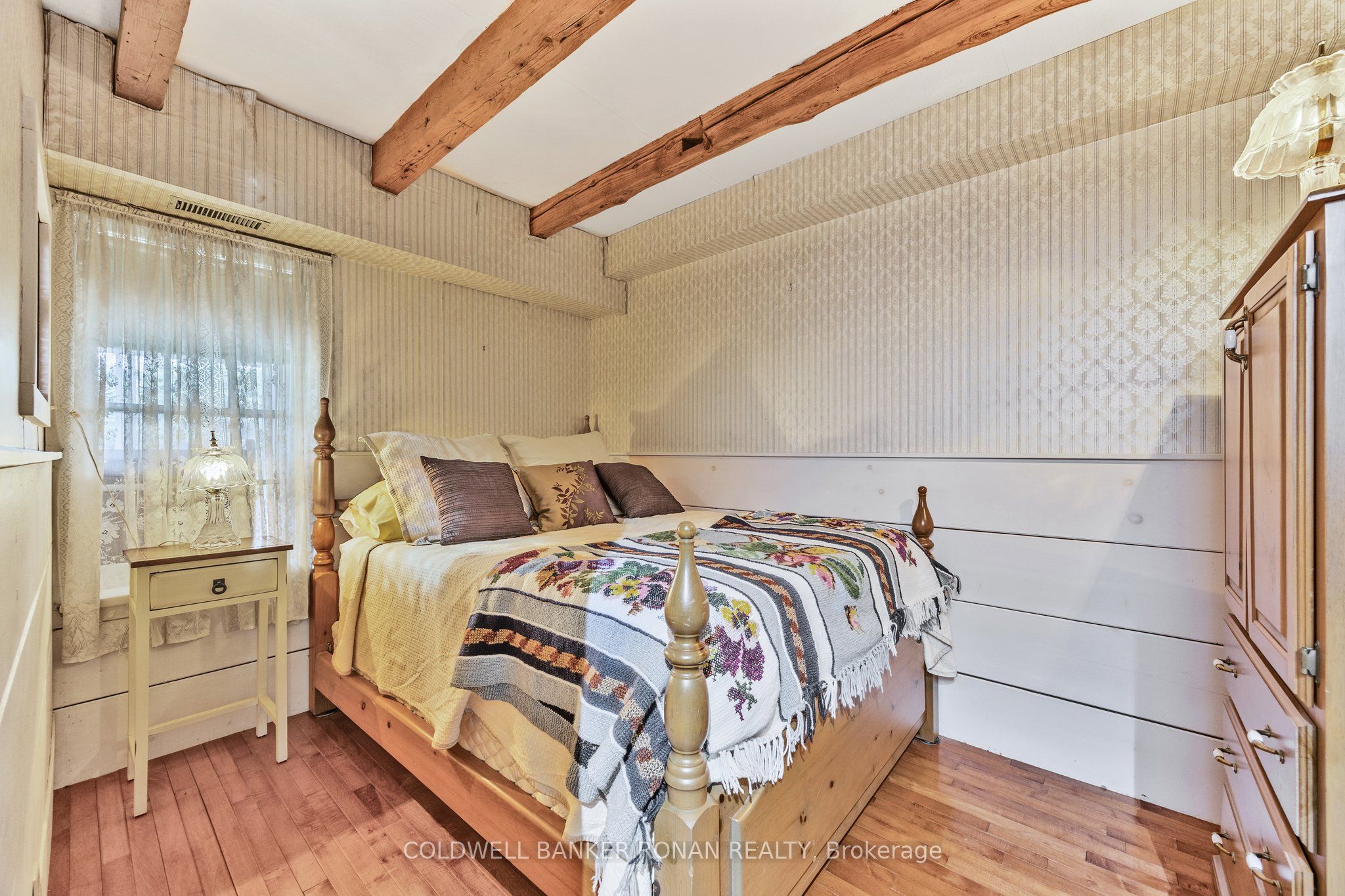 836138 4th Line E Property Photo 32