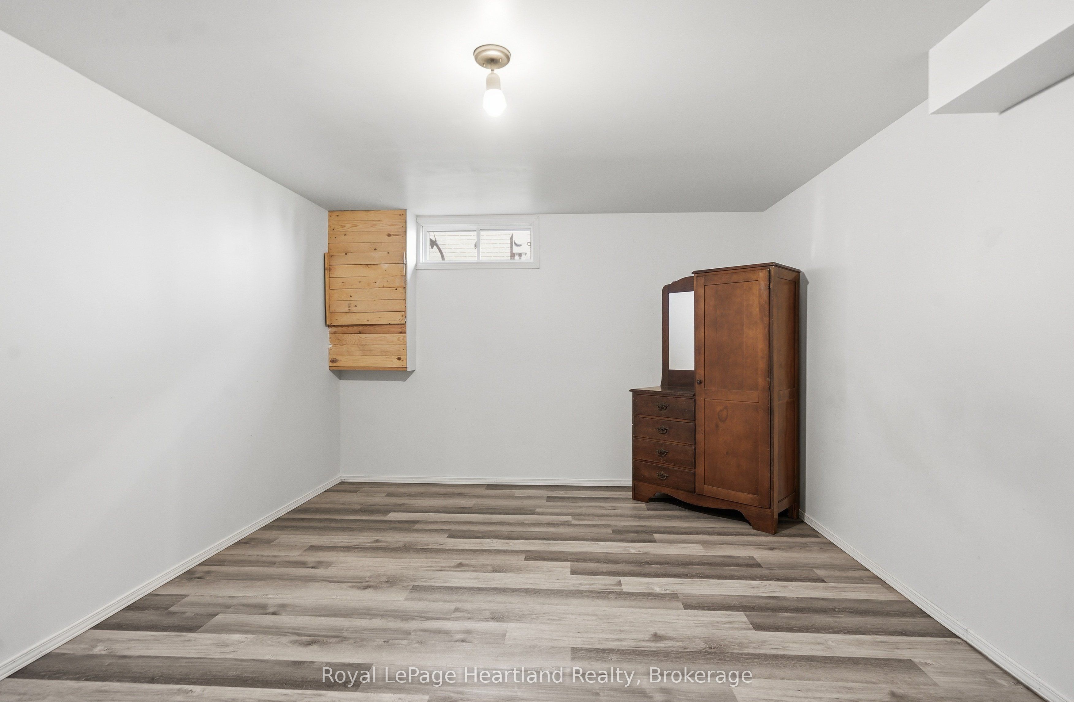 6 Alexander Street Property Photo 33