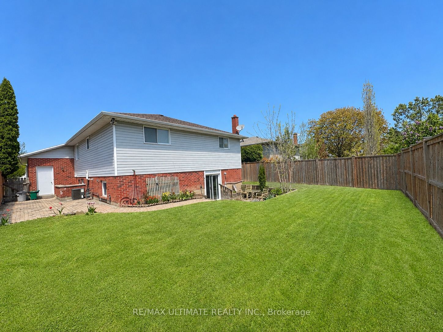 12 Stoney Brook Crescent Property Photo 2