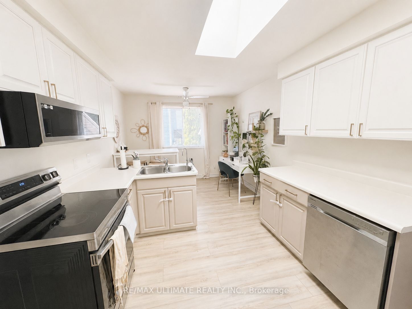 12 Stoney Brook Crescent Property Photo 6