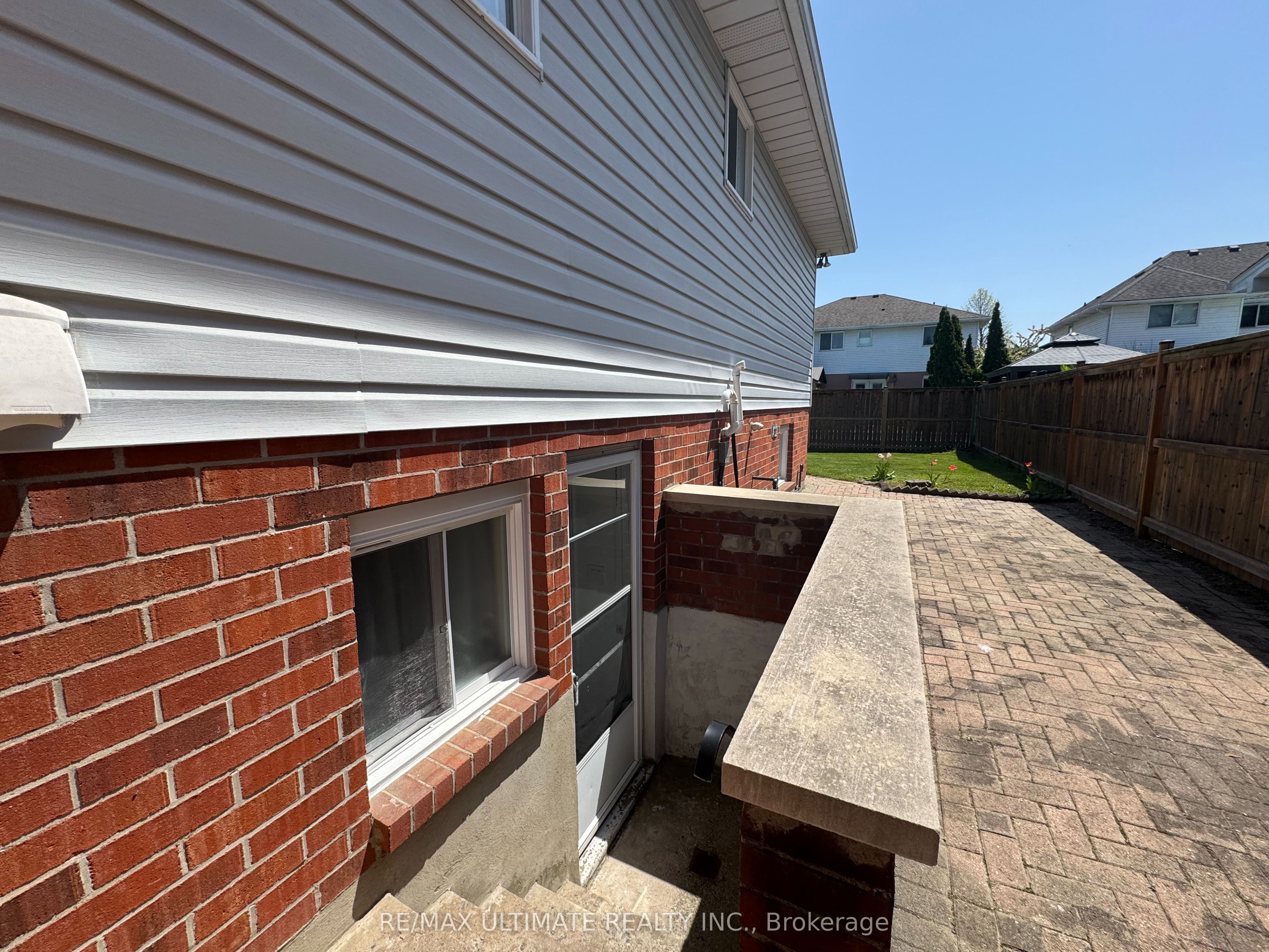 12 Stoney Brook Crescent Property Photo 10