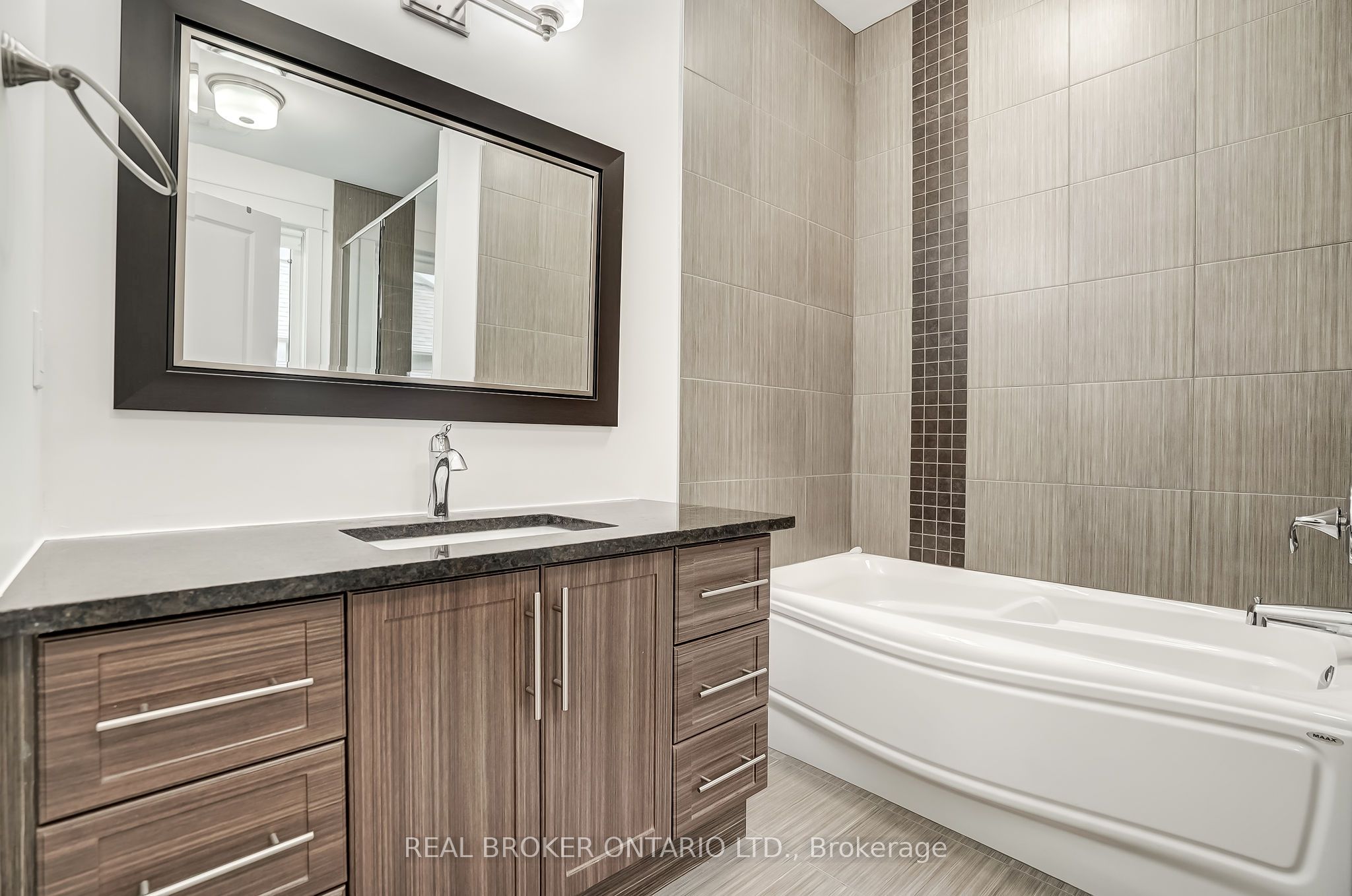 6237 Perth Street Property Photo 11