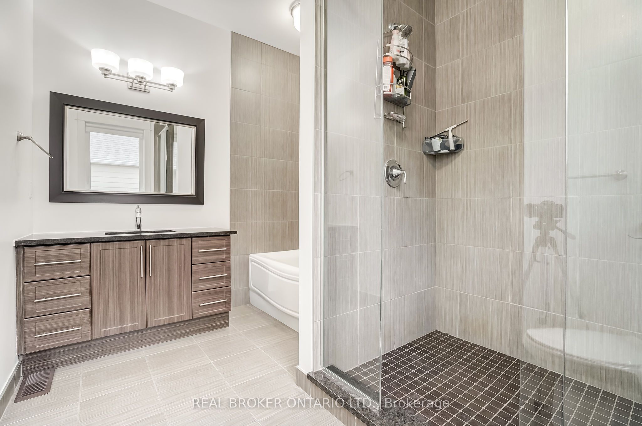 6237 Perth Street Property Photo 13