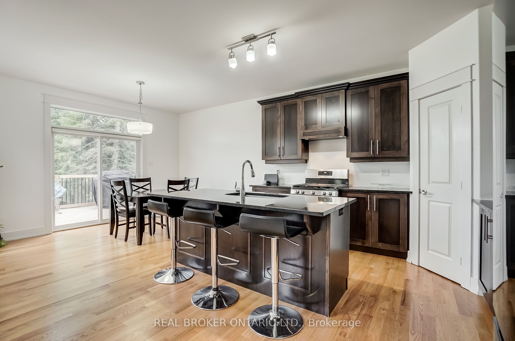 6237 Perth Street Property Photo 19