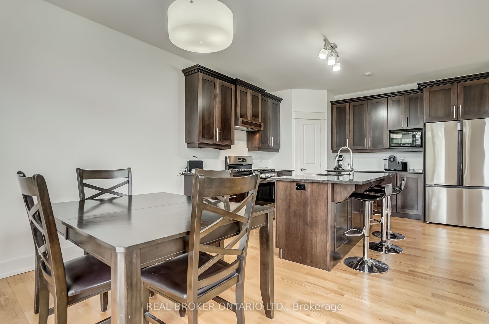 6237 Perth Street Property Photo 23