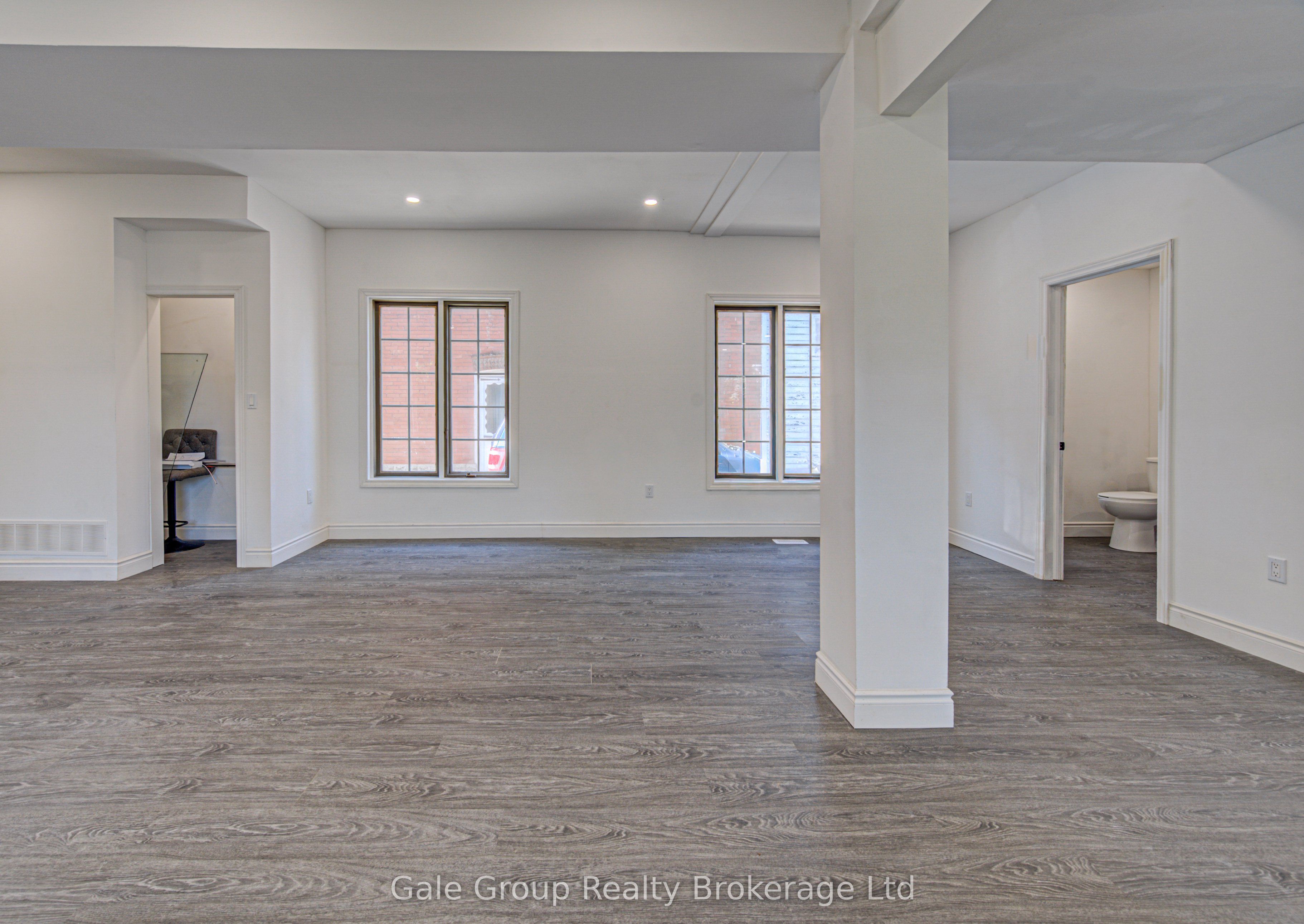 203 Talbot Street S Property Photo 13