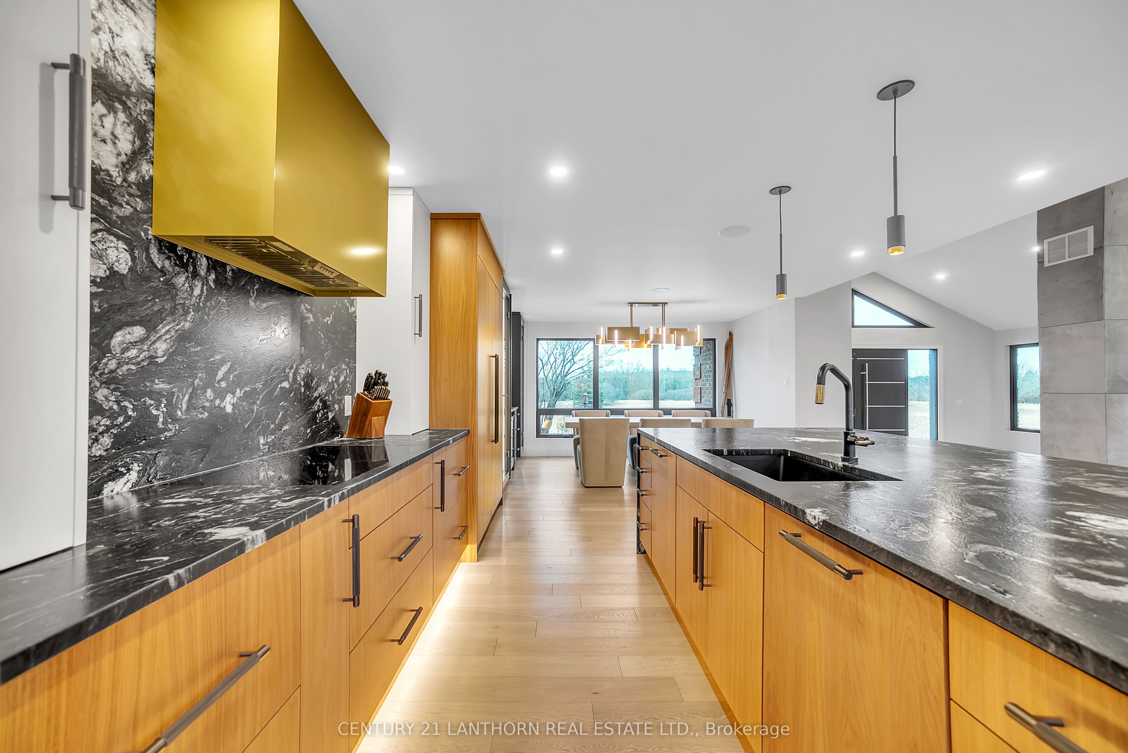 676 Foxton Road Property Photo 10
