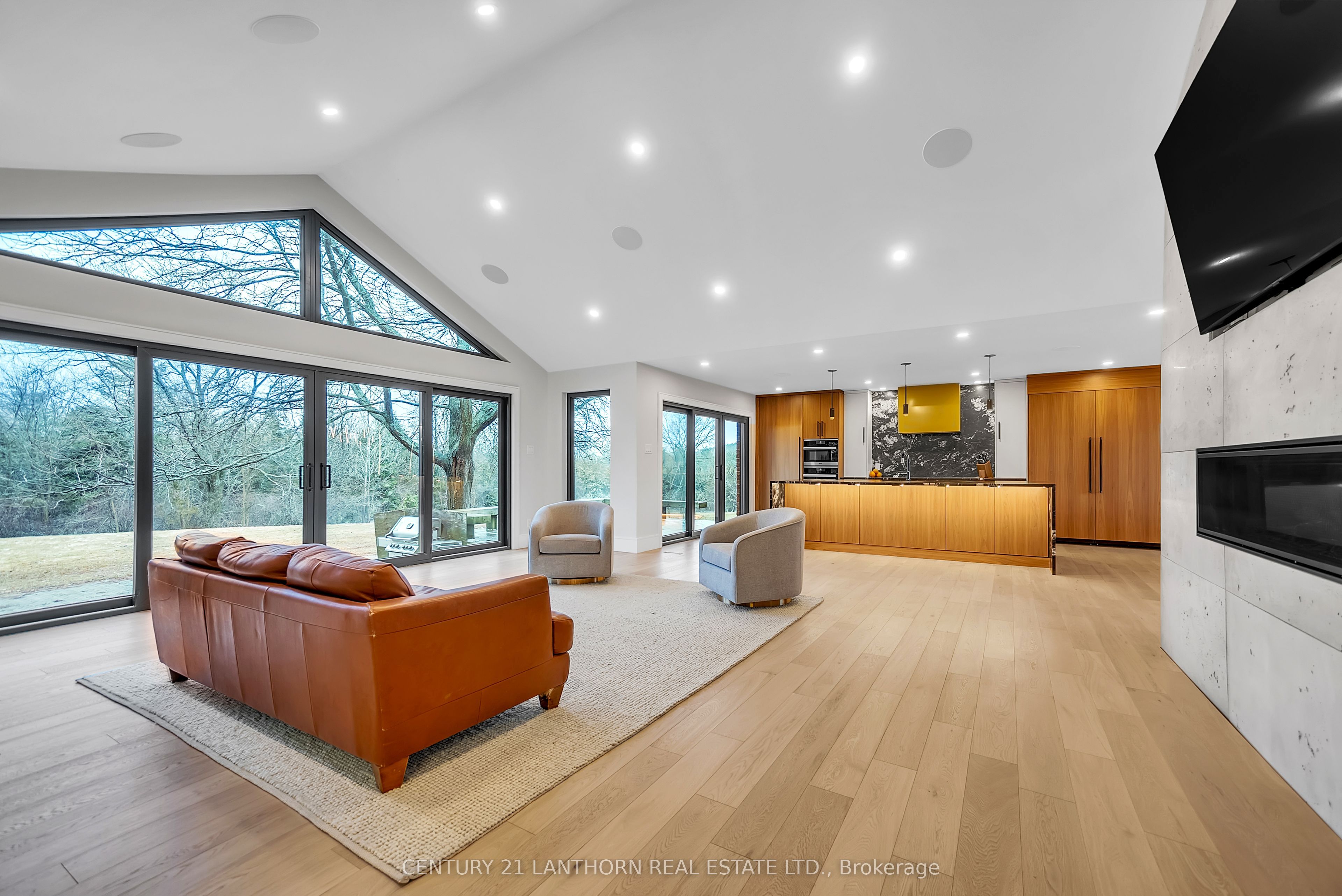 676 Foxton Road Property Photo 14