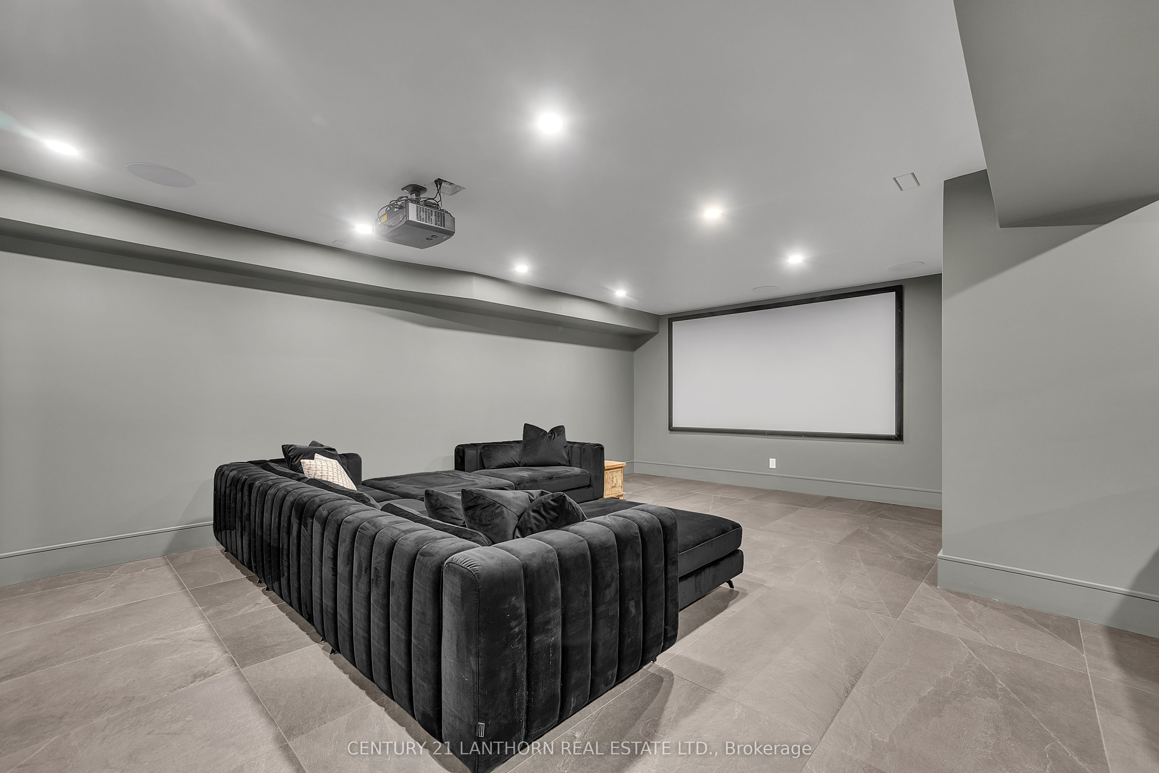 676 Foxton Road Property Photo 32