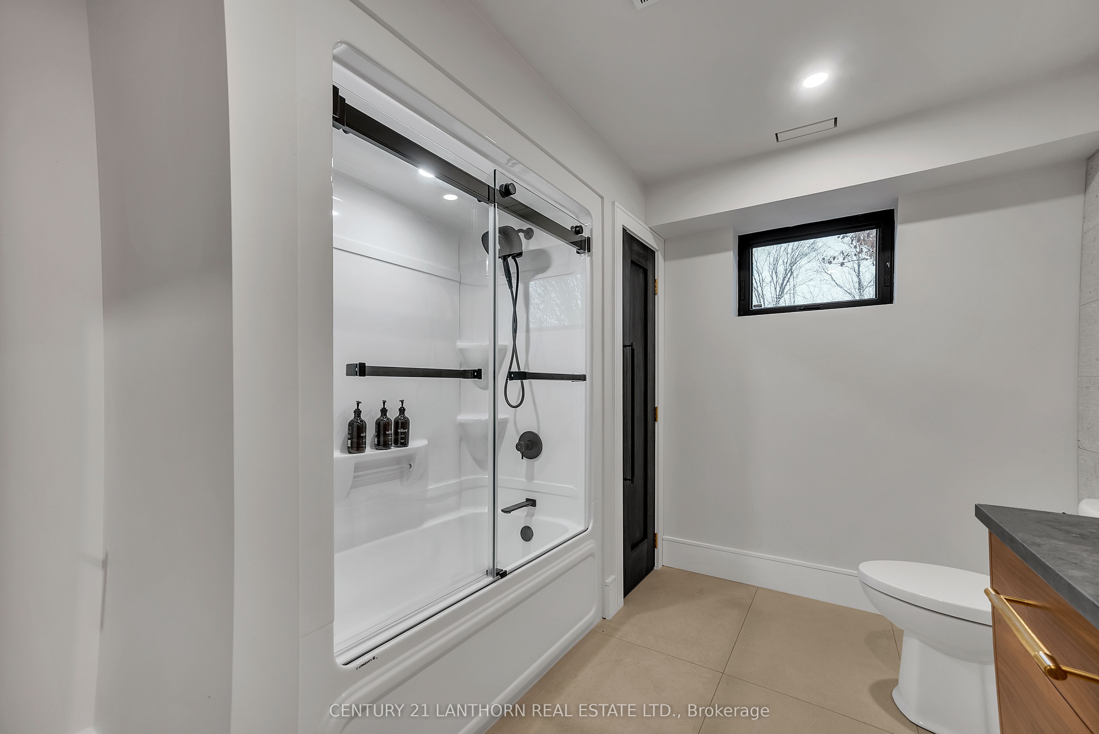 676 Foxton Road Property Photo 38