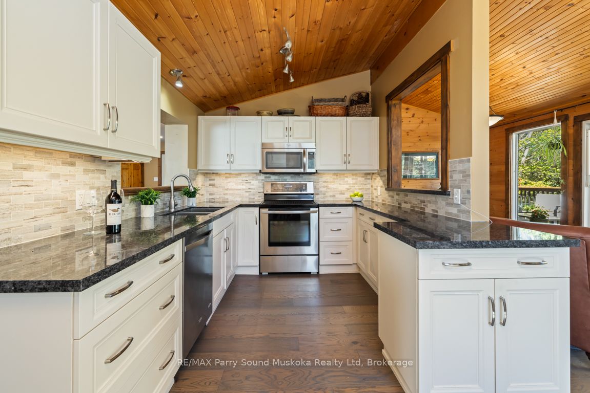 13 Peninsula Shores Road E Property Photo 15