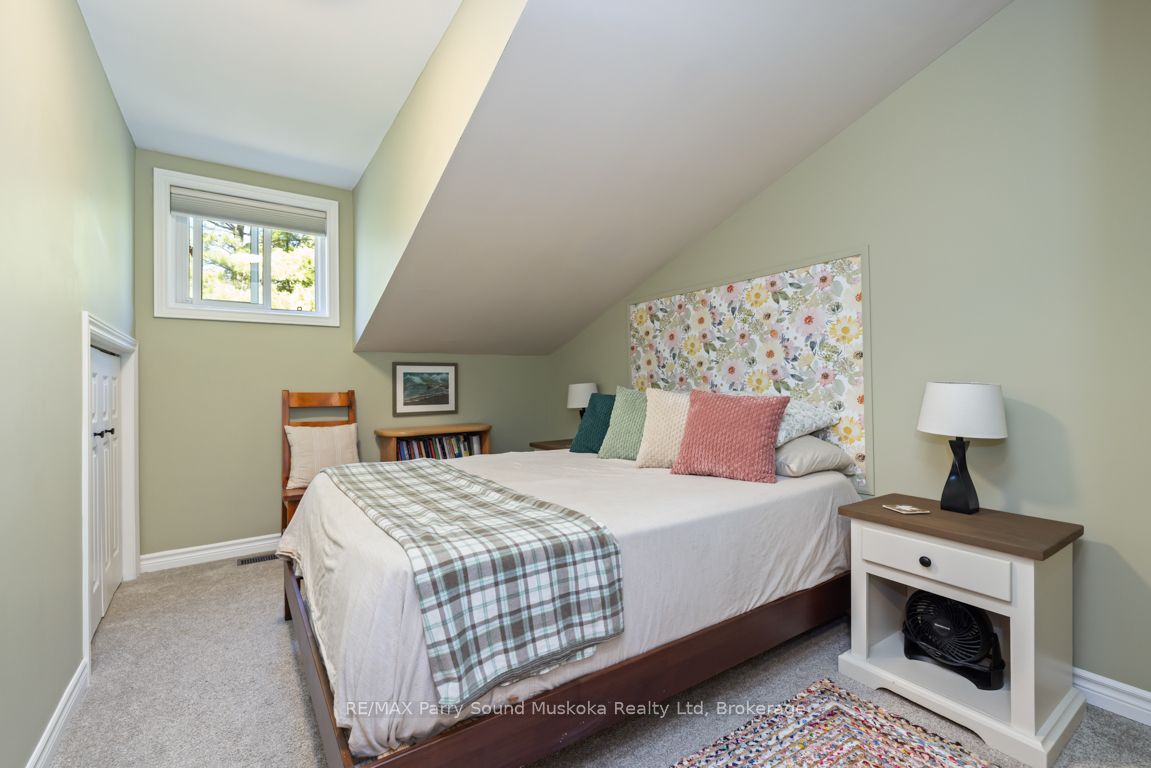 13 Peninsula Shores Road E Property Photo 26