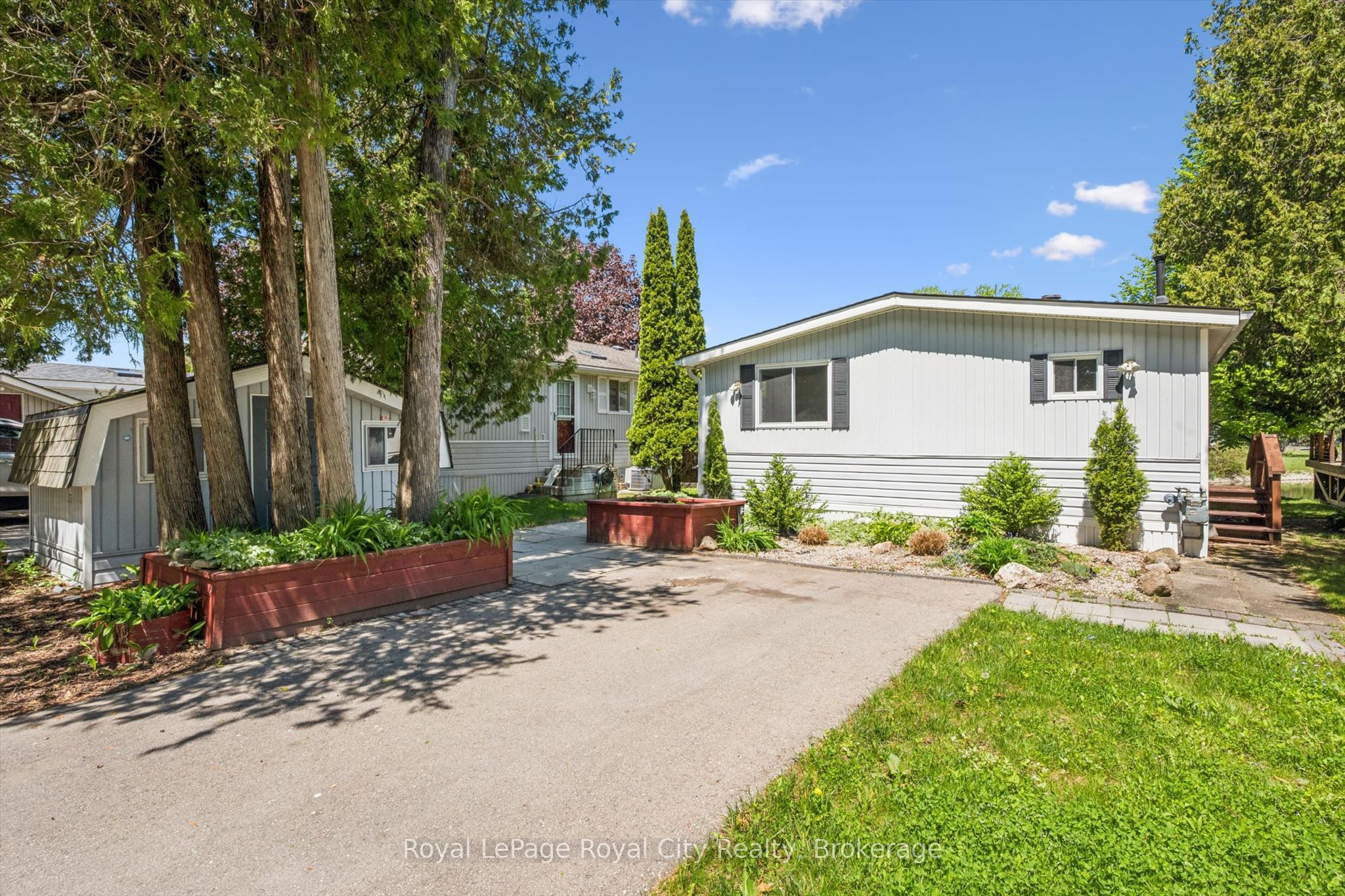 9 Bush Lane Property Photo 3