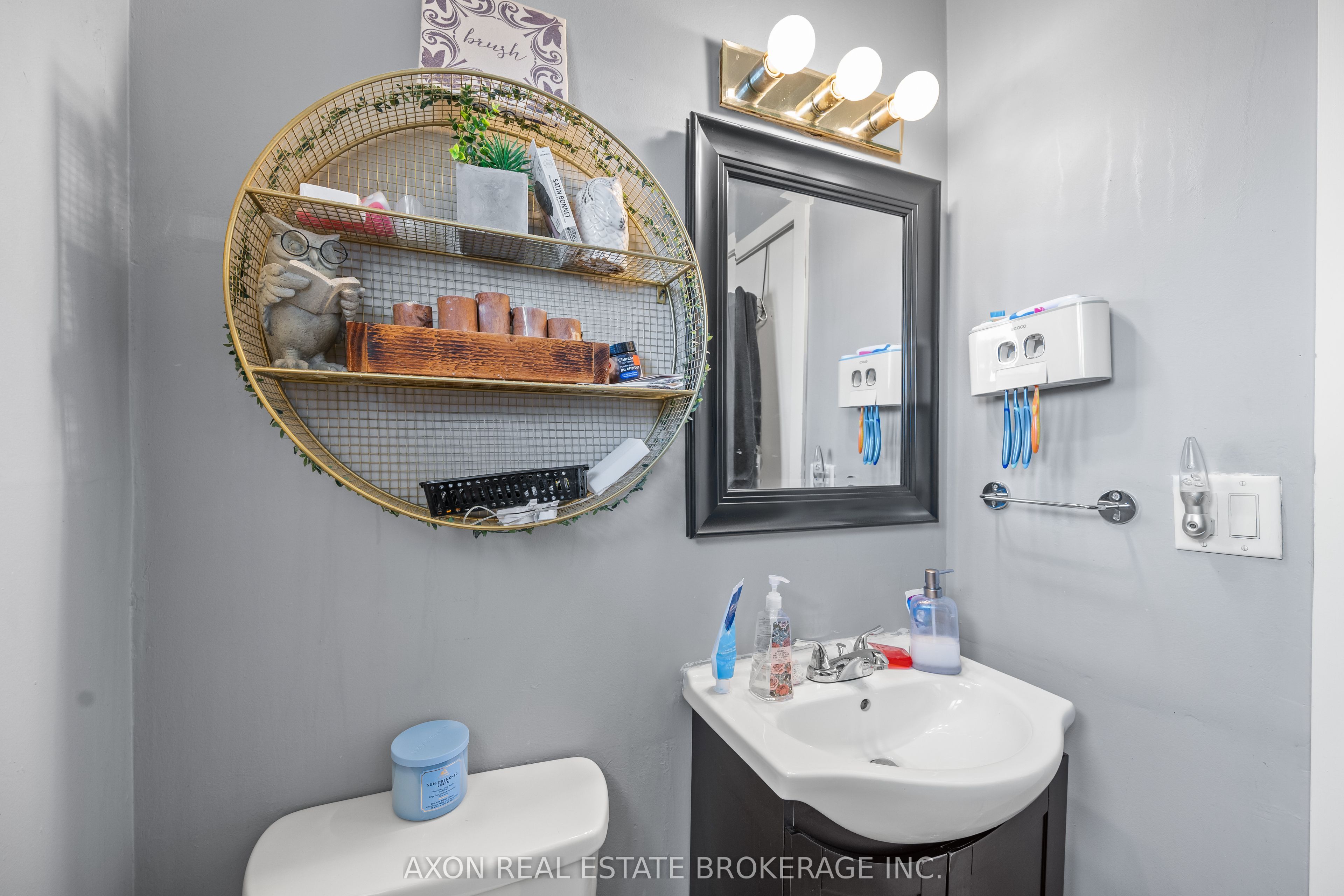 869 Oakview Avenue Property Photo 7
