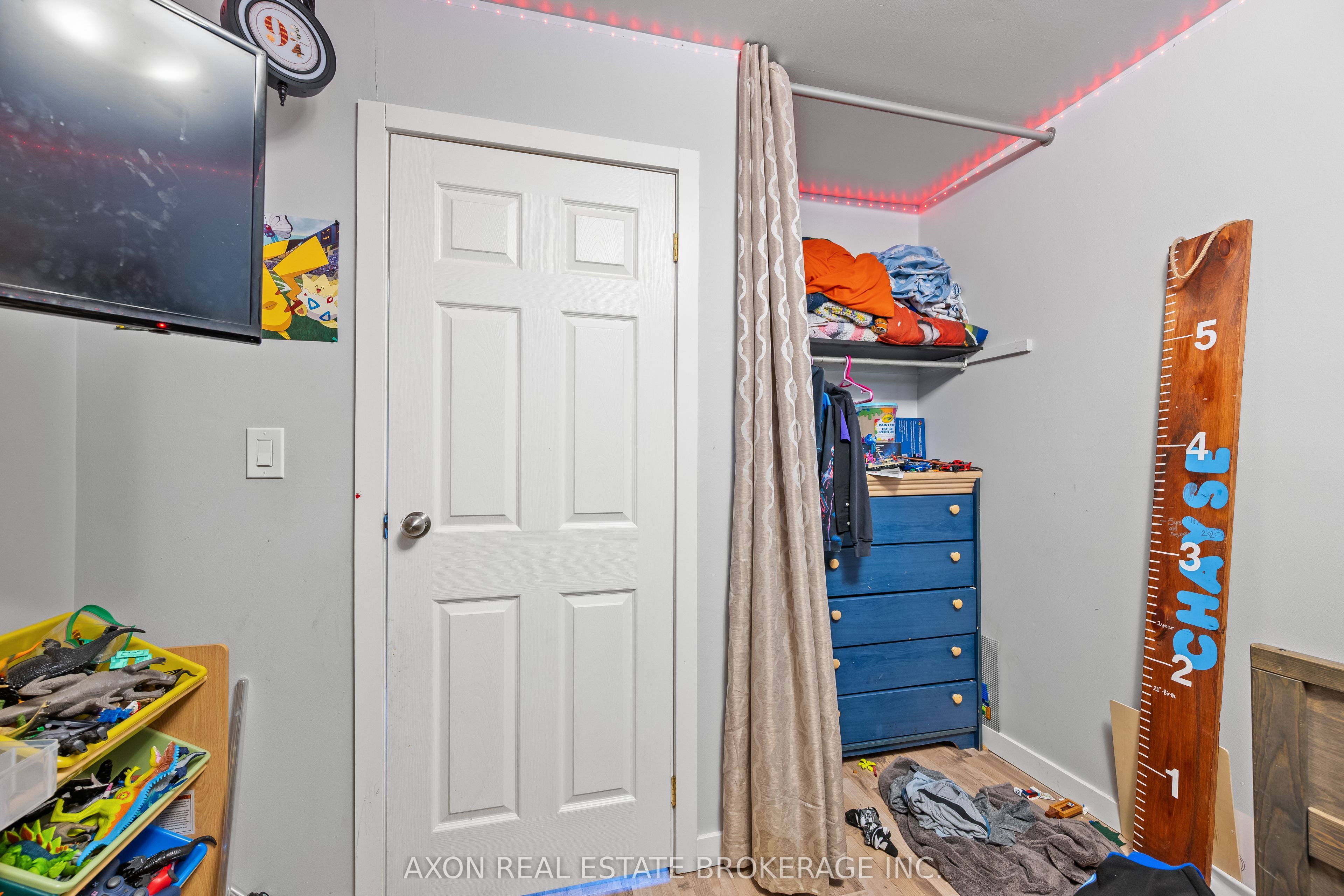 869 Oakview Avenue Property Photo 14