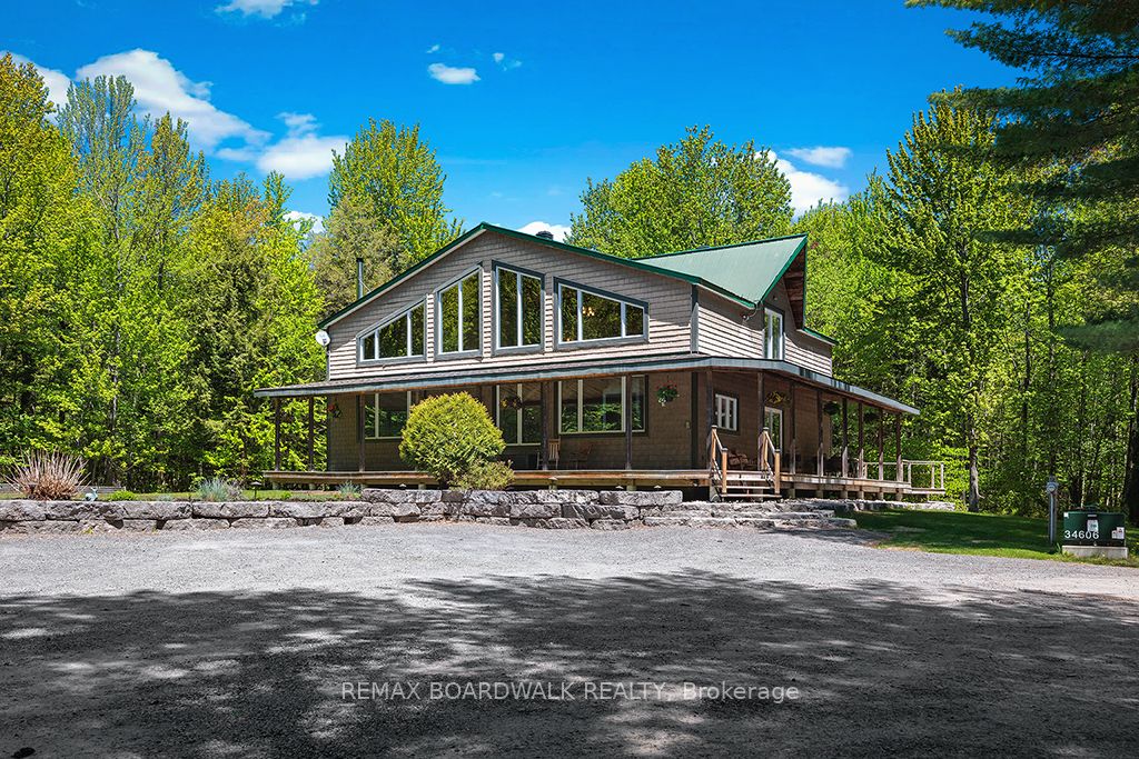 1439 Lacroix Road Property Photo 2