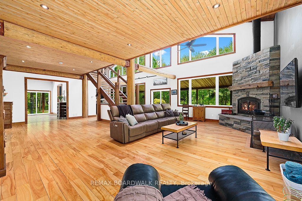 1439 Lacroix Road Property Photo 3