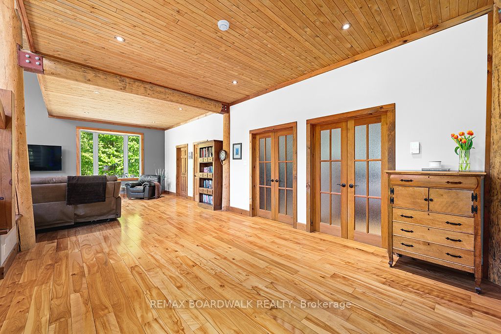 1439 Lacroix Road Property Photo 7