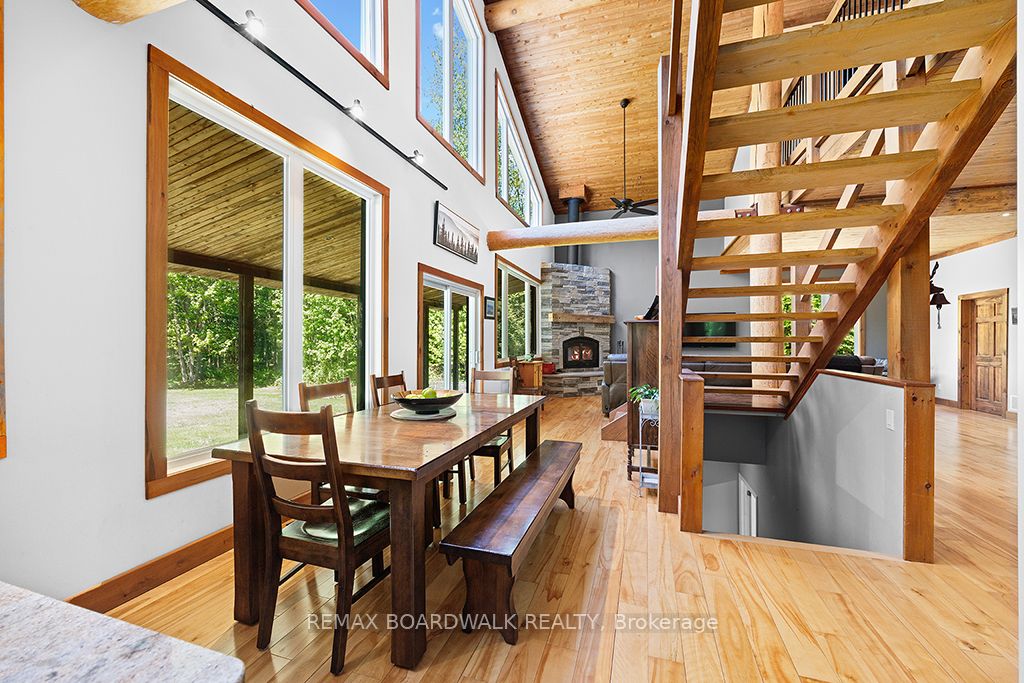1439 Lacroix Road Property Photo 9